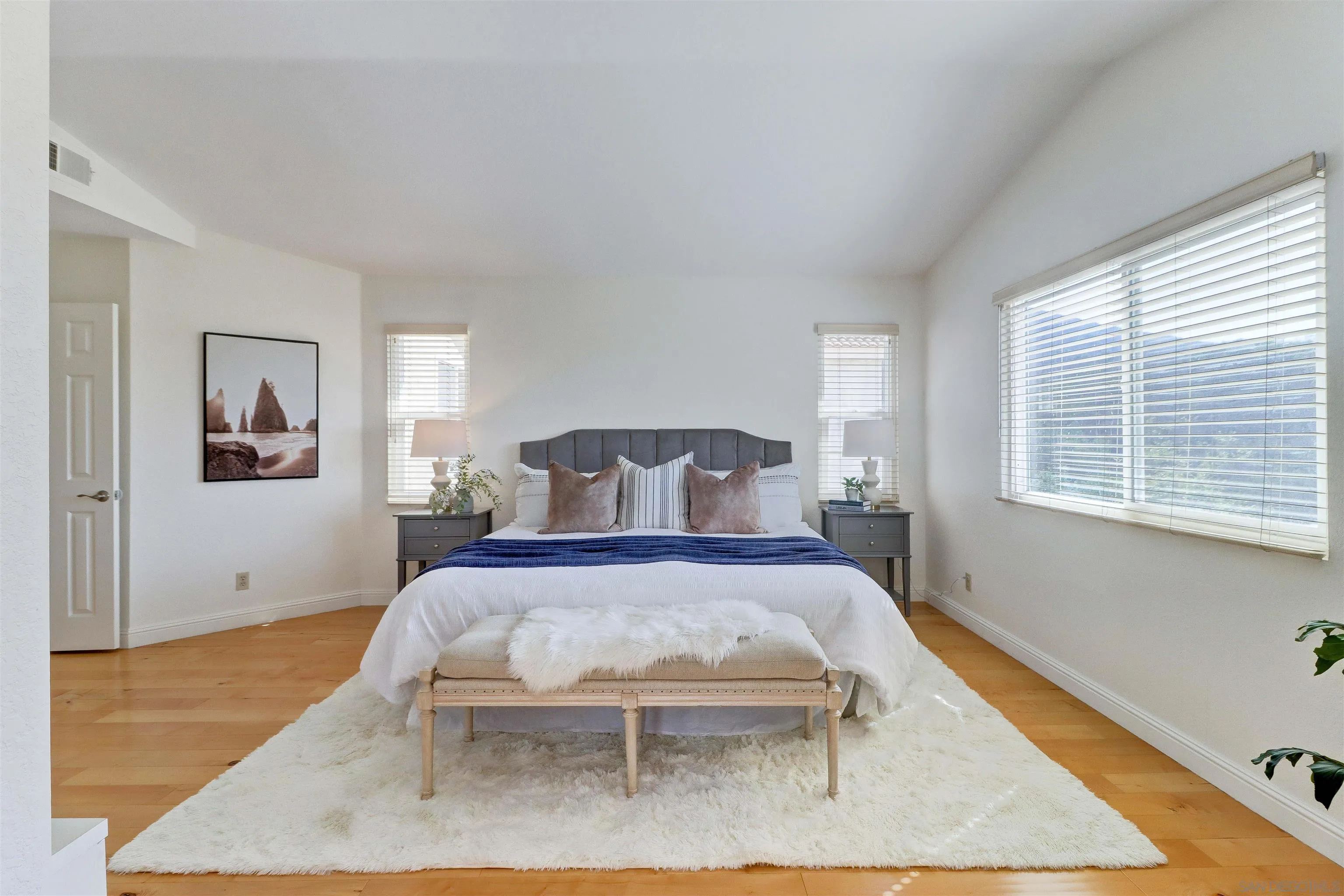 https://cdn.realtyfeed.com/cdn/127/250041321/416e9707dbf5750a5af546d6d937c7a1.webp