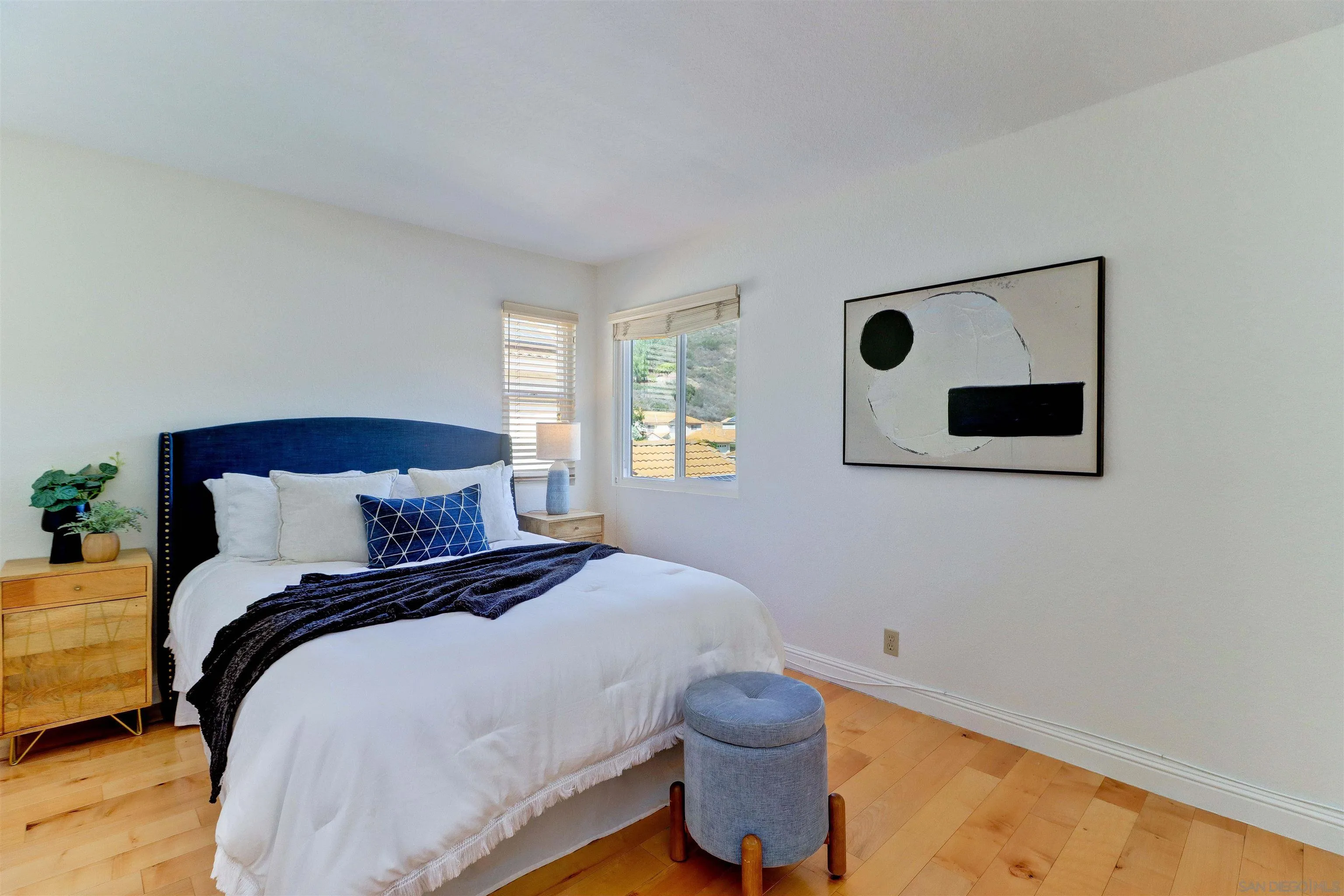 https://cdn.realtyfeed.com/cdn/127/250041321/6e2da422af9e26c87f11a4d826bf9634.webp