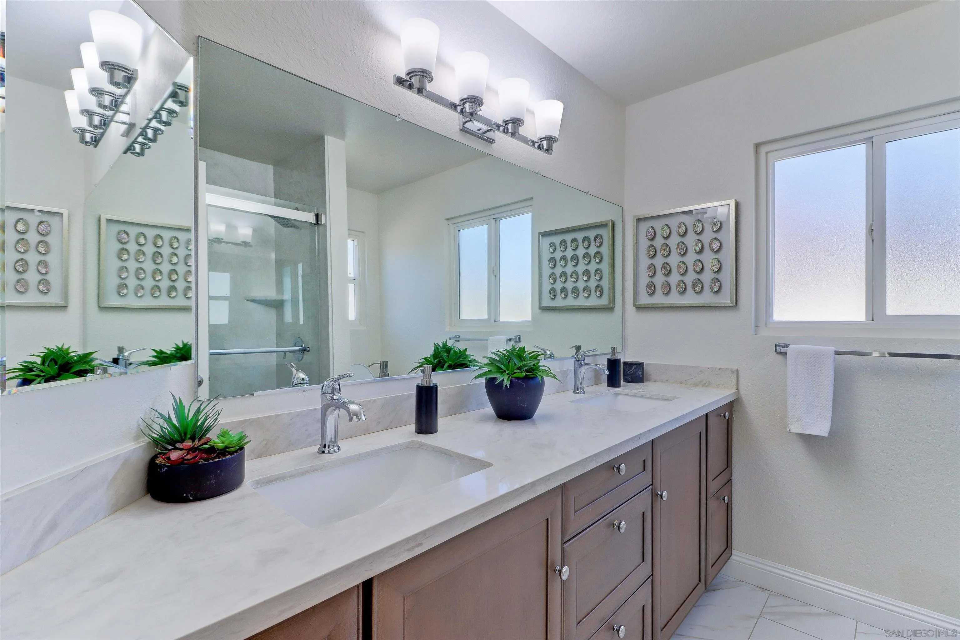 https://cdn.realtyfeed.com/cdn/127/250041321/addfb166a7727c881d62f4b709e9f773.webp