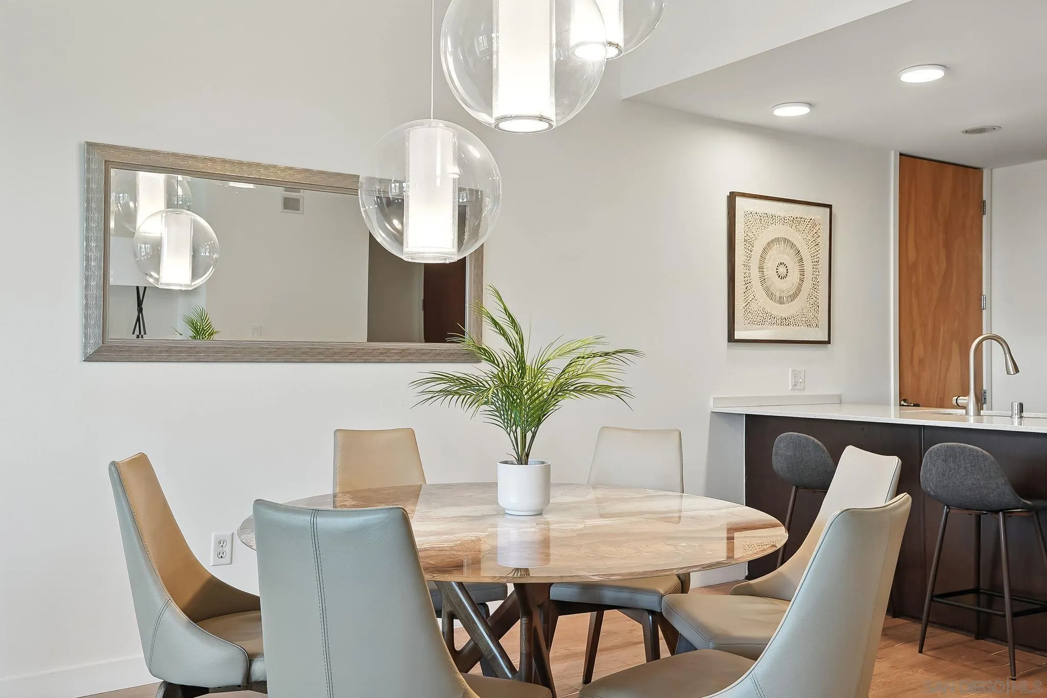 https://cdn.realtyfeed.com/cdn/127/250041323/d071149e66985dcad3530cad402e1f2c.webp
