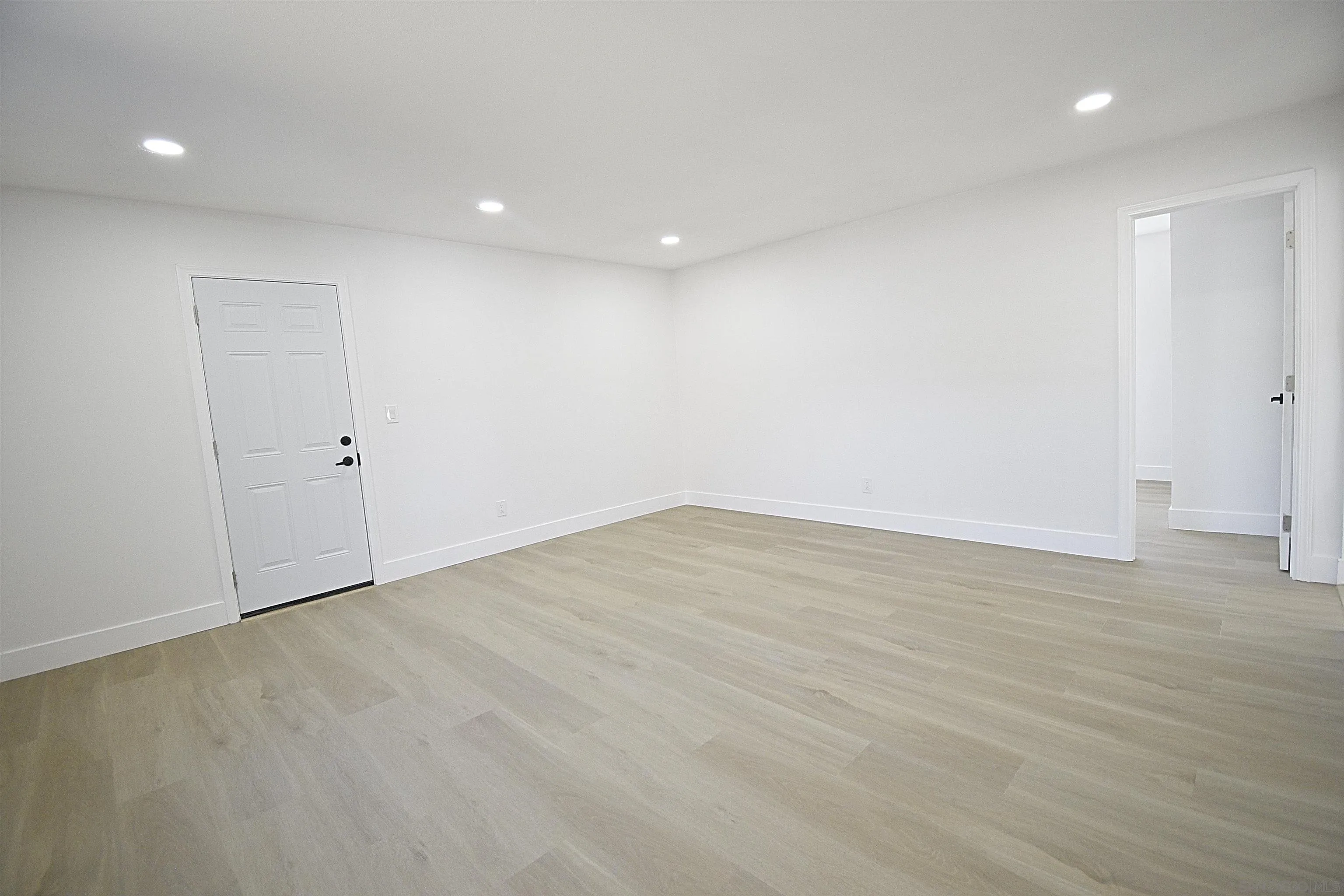 https://cdn.realtyfeed.com/cdn/127/250041324/4fd0a17ff6b69d3be1a5bab2e0839f7b.webp