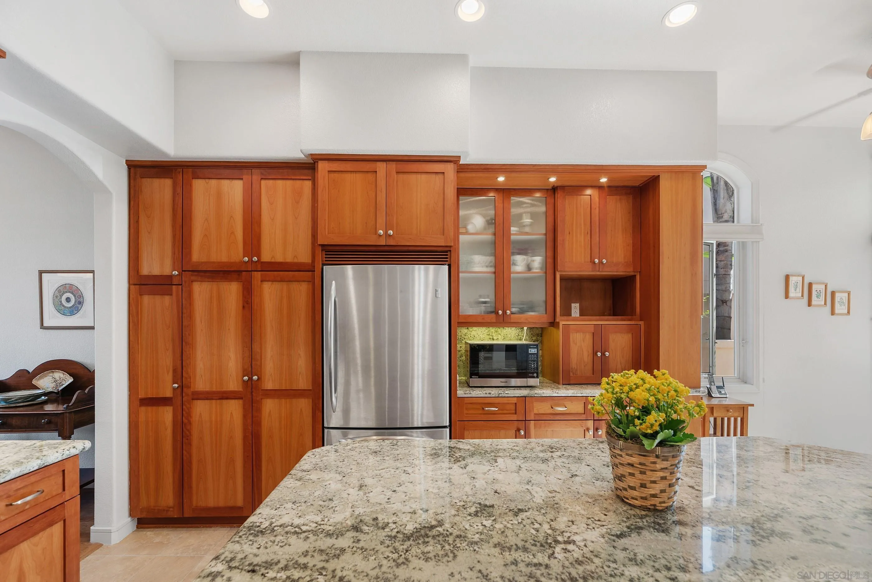 https://cdn.realtyfeed.com/cdn/127/250041325/3ee2520c245f3752a3dcaf918c2af402.webp