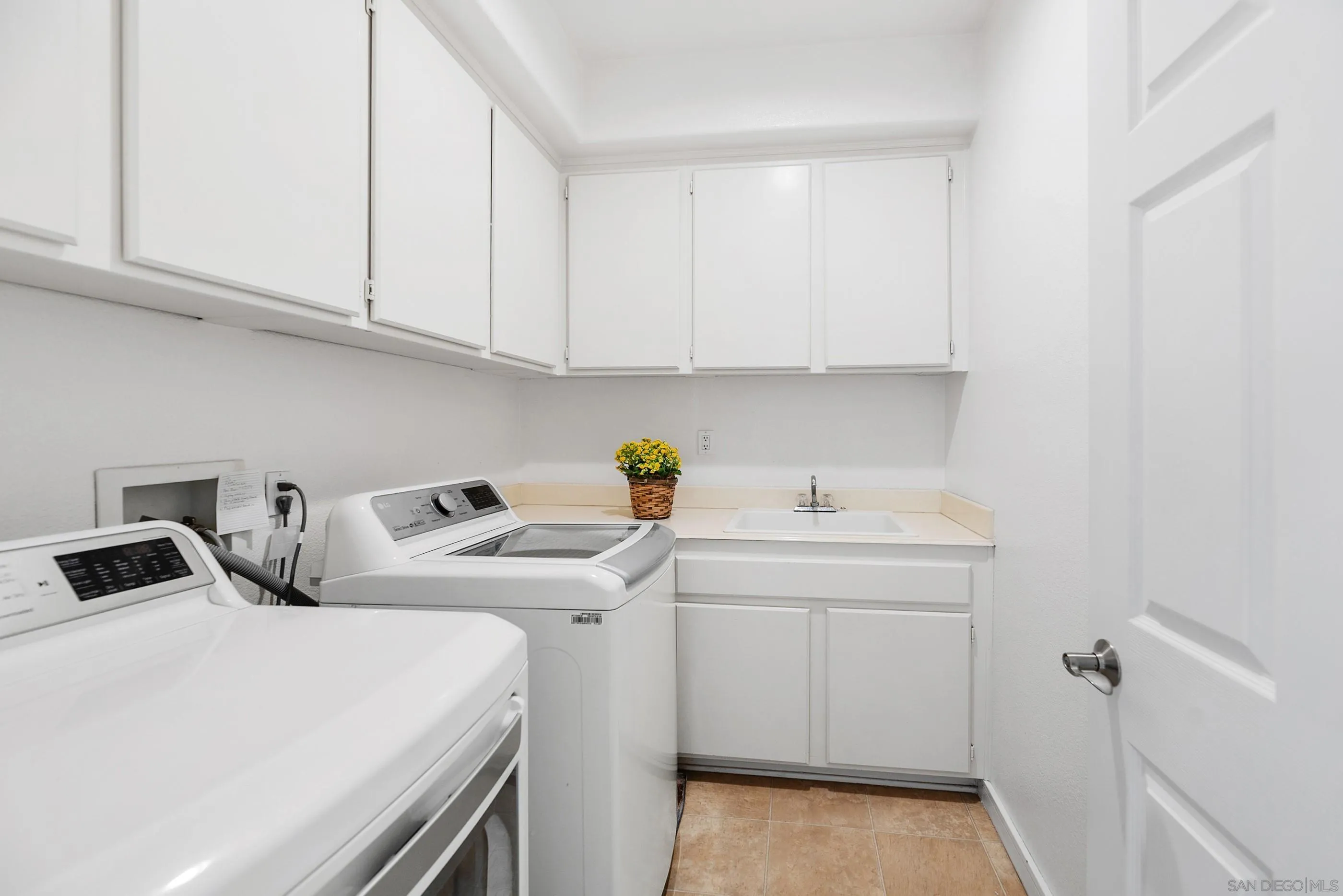 https://cdn.realtyfeed.com/cdn/127/250041325/7c58403852aa9e9070bb301f5ae4177a.webp