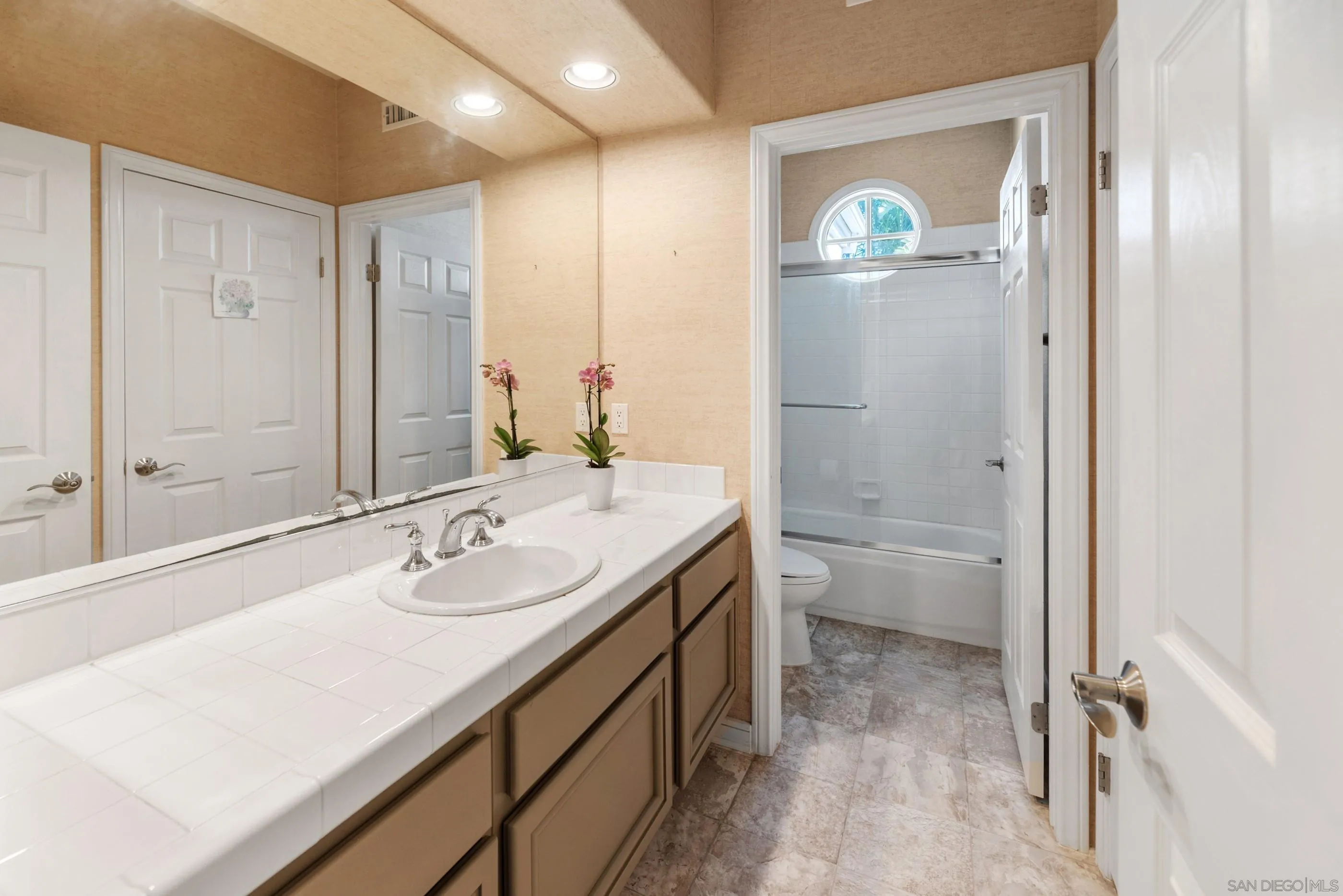 https://cdn.realtyfeed.com/cdn/127/250041325/9c499a403f5ab2f7ad84185e905176c6.webp
