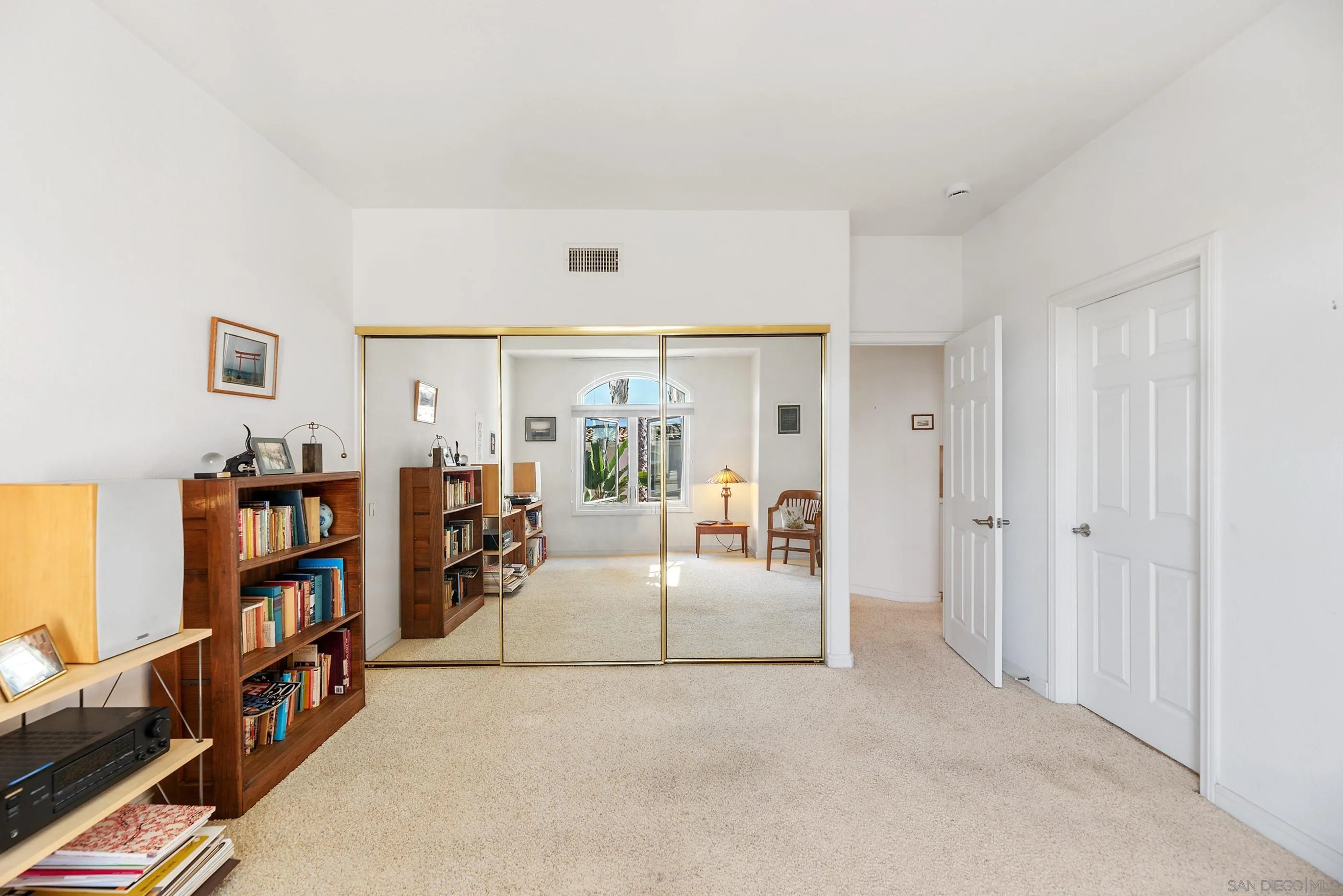 https://cdn.realtyfeed.com/cdn/127/250041325/a2e3f6f575a67bc997833eaffeaa2be9.webp