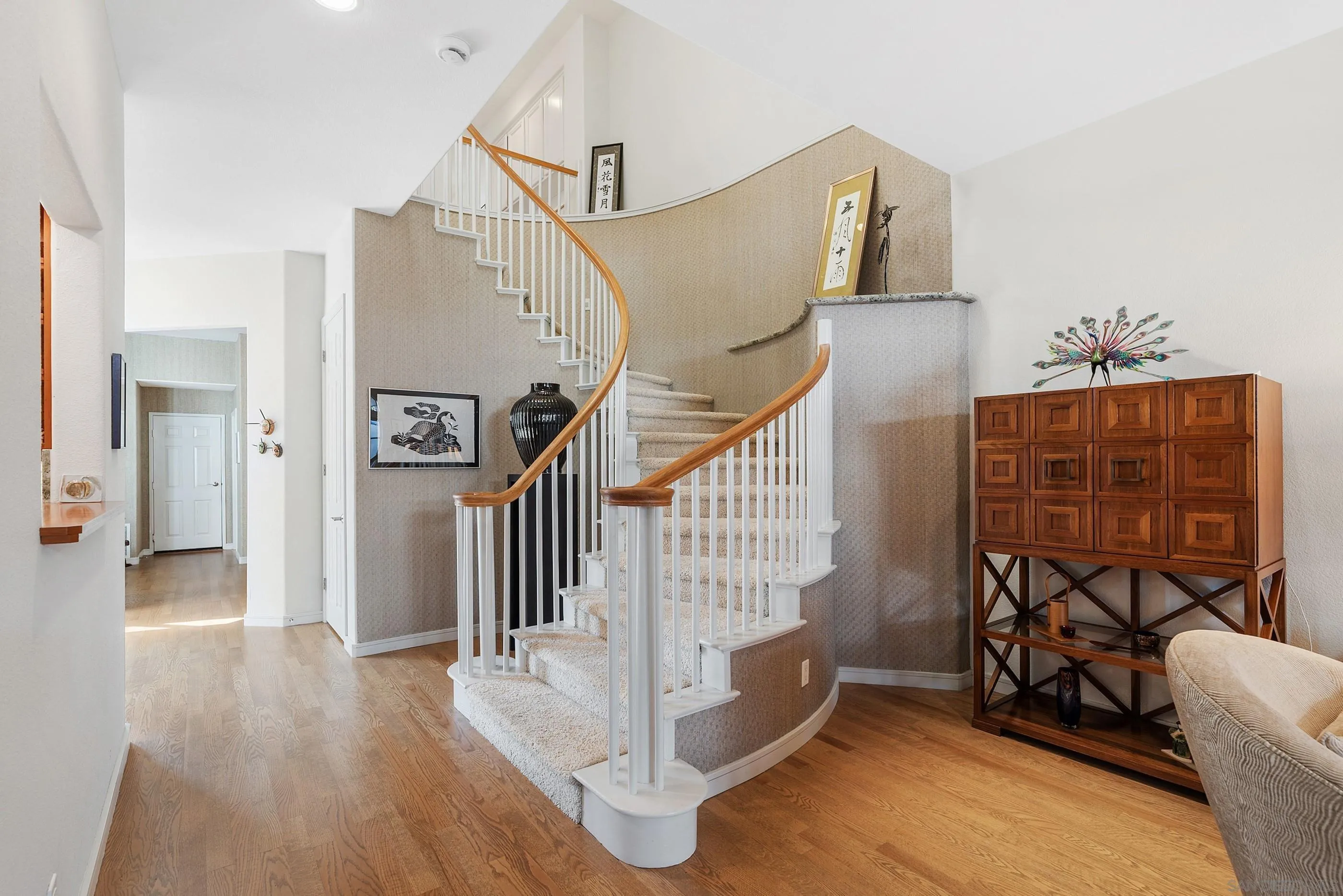 Photo #4: 250041325 Listing 