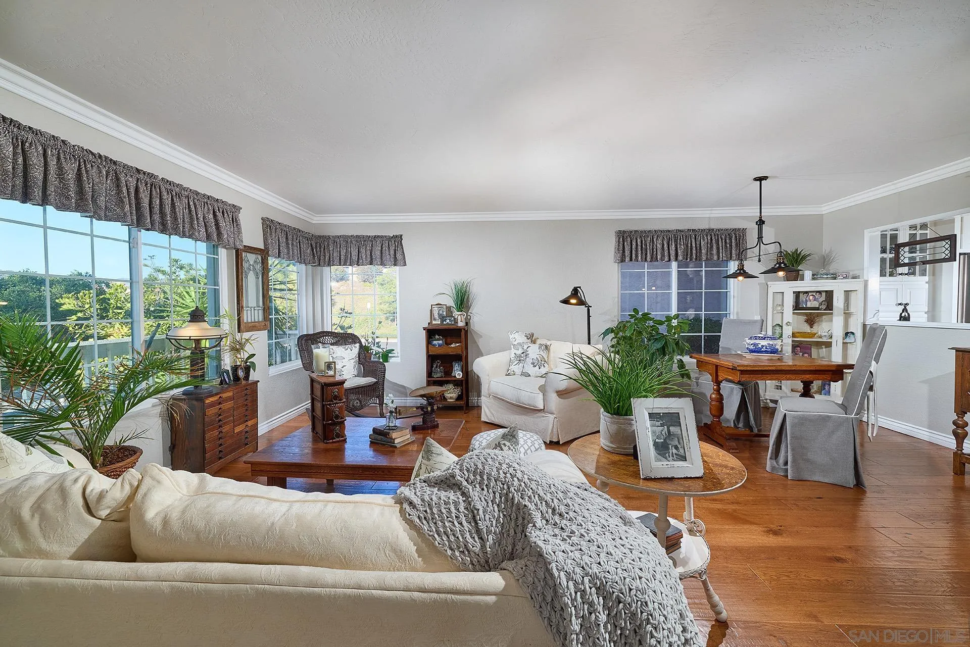 https://cdn.realtyfeed.com/cdn/127/250041328/adf9f03e3fdc0ee88c95fdad454eeb18.webp