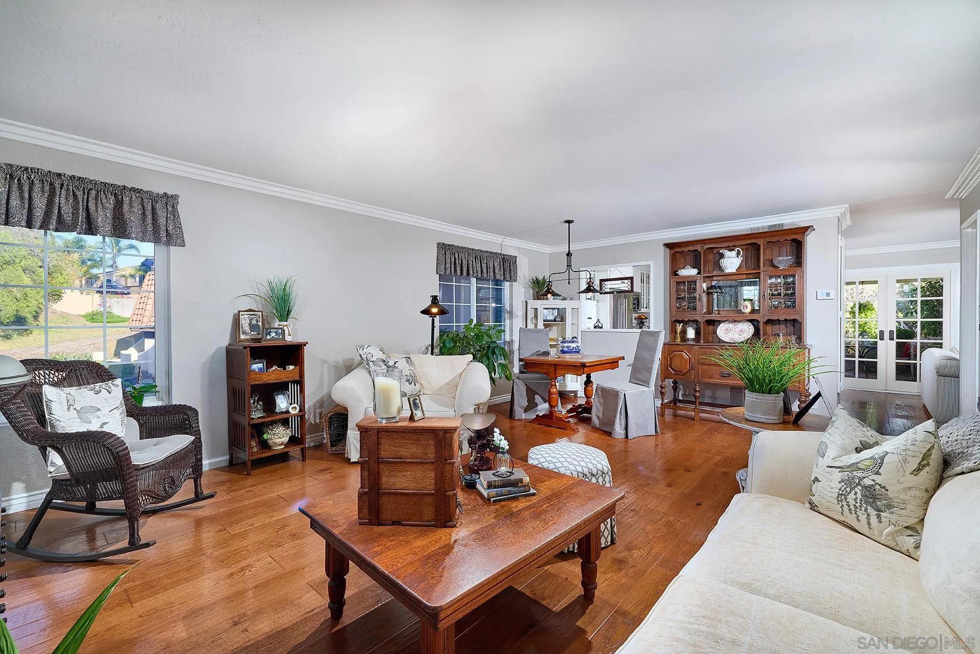 https://cdn.realtyfeed.com/cdn/127/250041328/e318ef3ea9eaba43e627c082fe67ed0b.webp