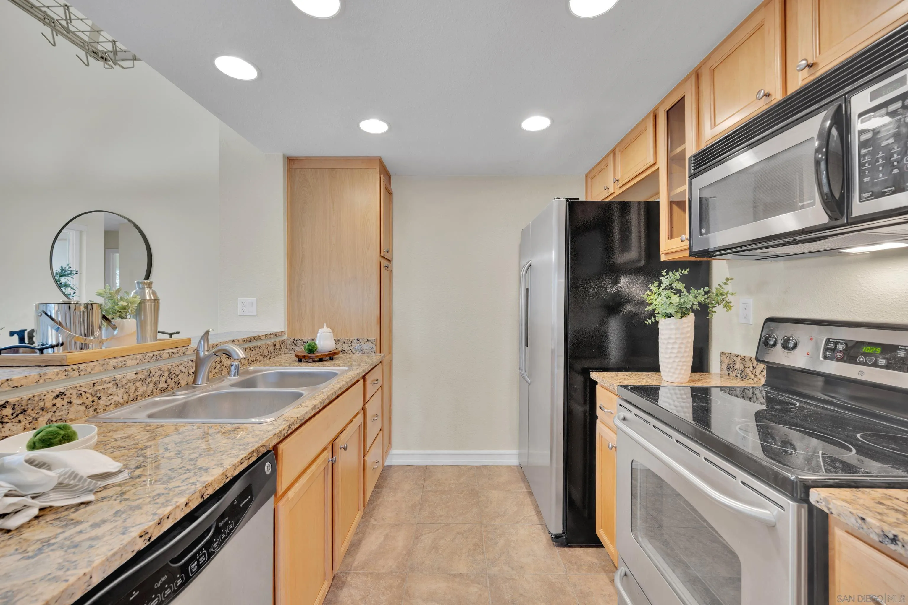 https://cdn.realtyfeed.com/cdn/127/250041329/100e9482b7d696538a3473f193d83f14.webp