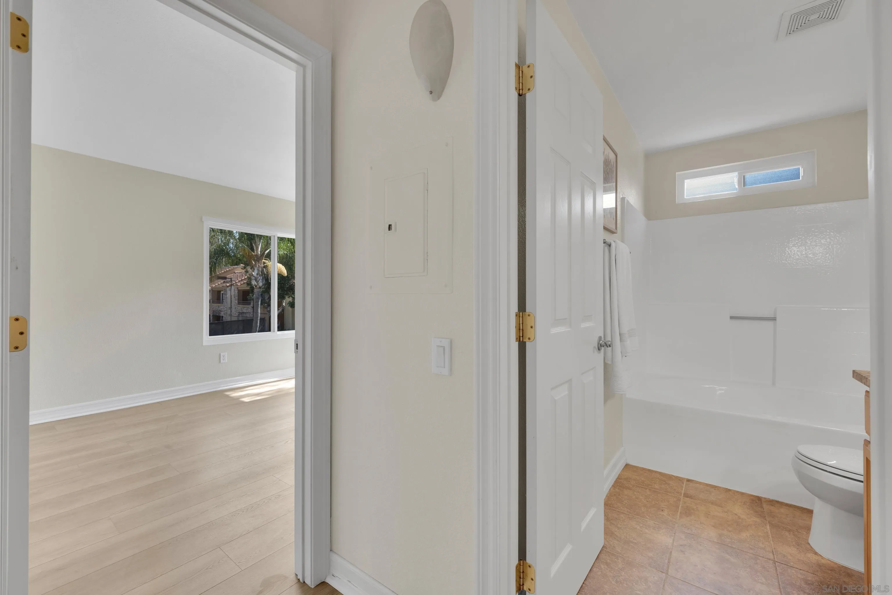 https://cdn.realtyfeed.com/cdn/127/250041329/37d0a44762fb8b0753920a09d2bb74d3.webp