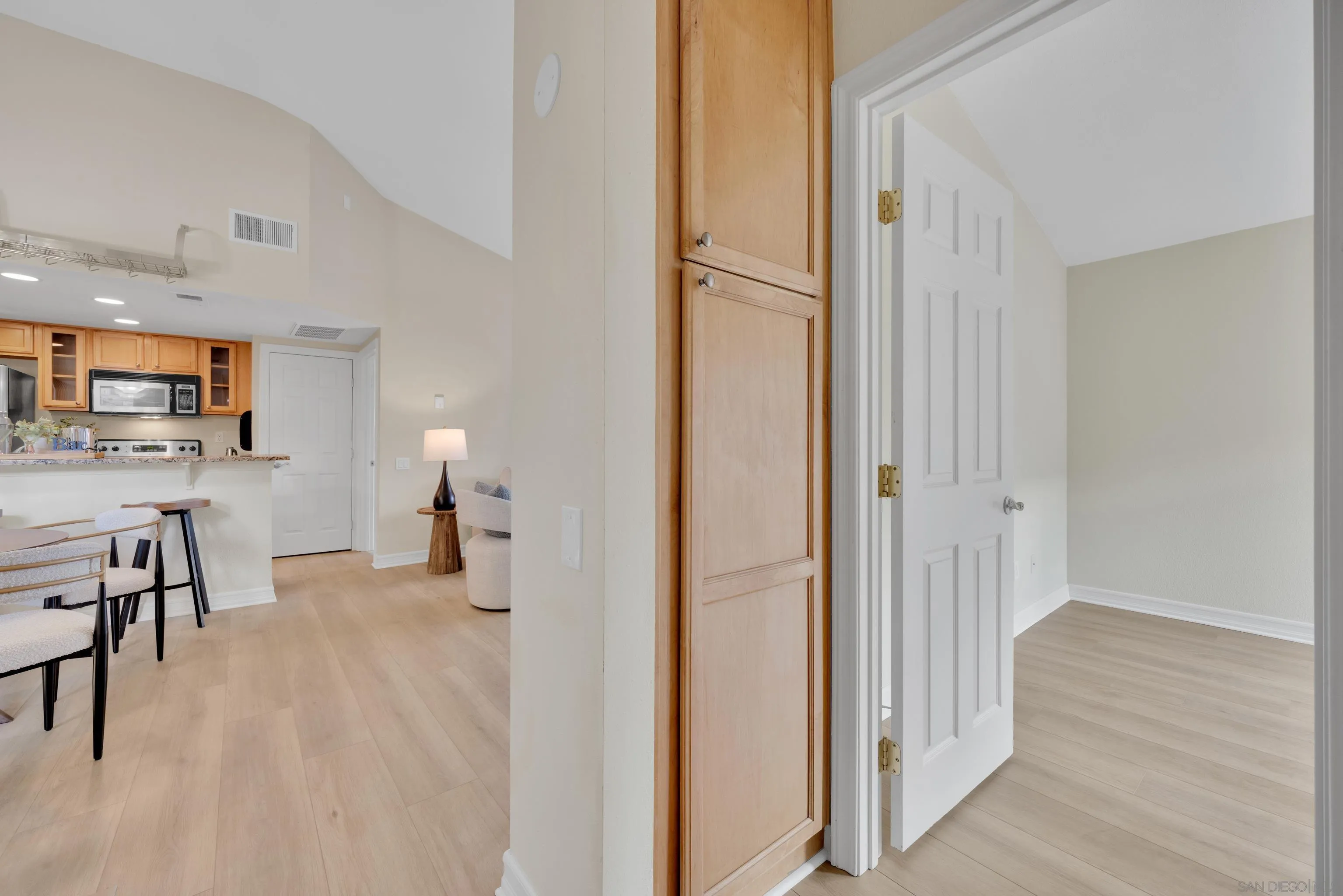 https://cdn.realtyfeed.com/cdn/127/250041329/6b4f508cf8866959f96a1471e10fd949.webp
