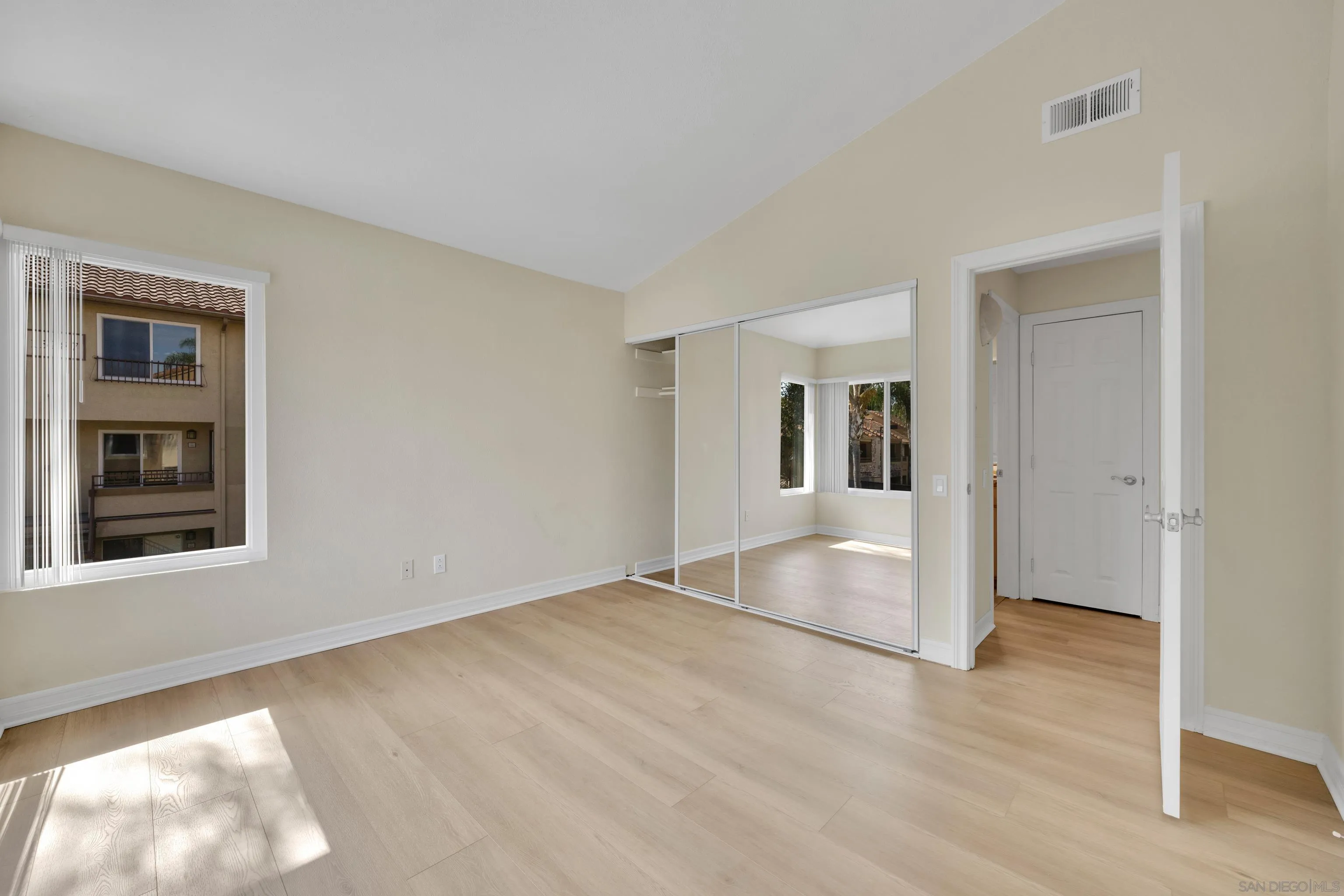 https://cdn.realtyfeed.com/cdn/127/250041329/8ddc6f6440ec930c0a9fef77eacac4e1.webp