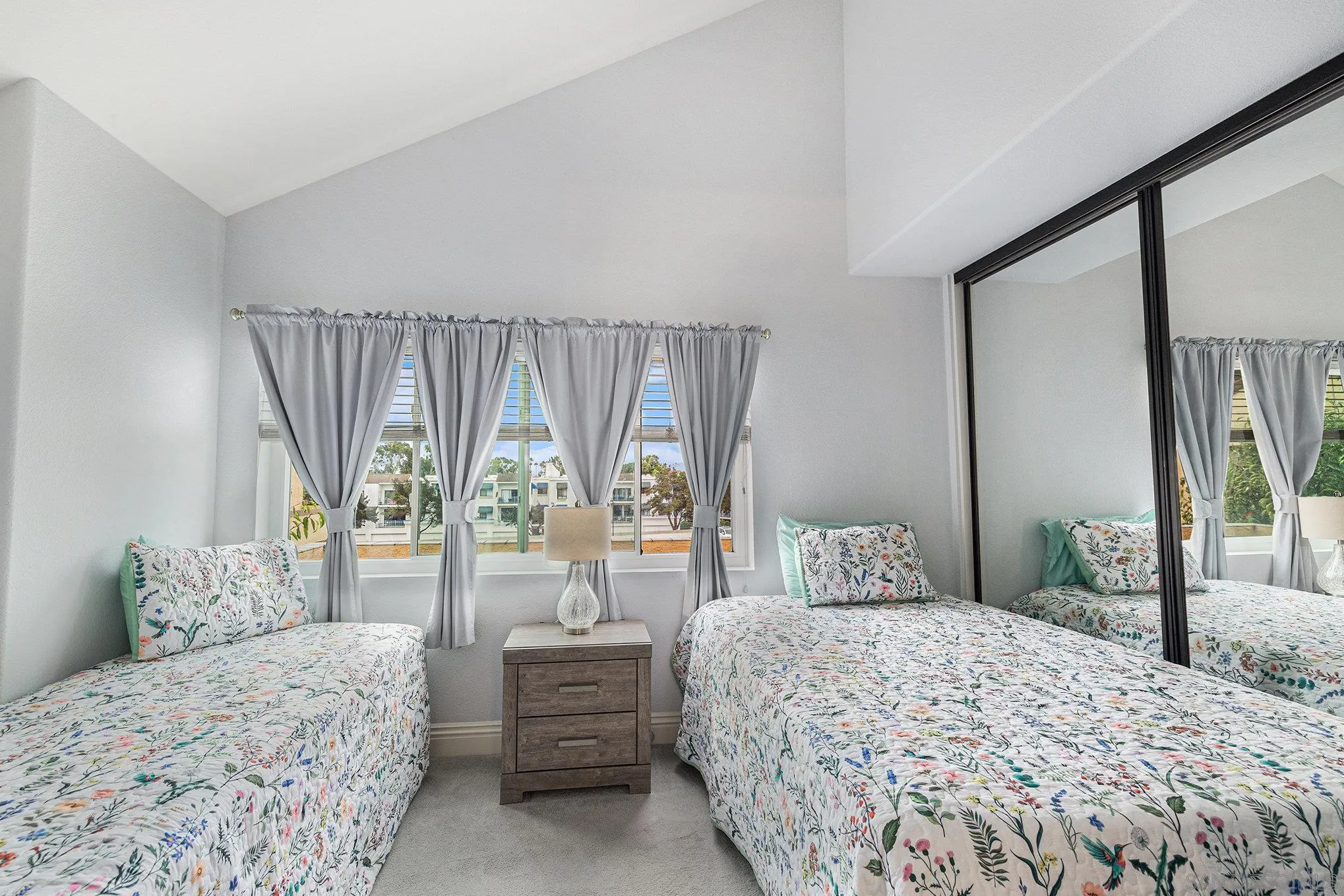 Photo #6: 250041331 Listing 