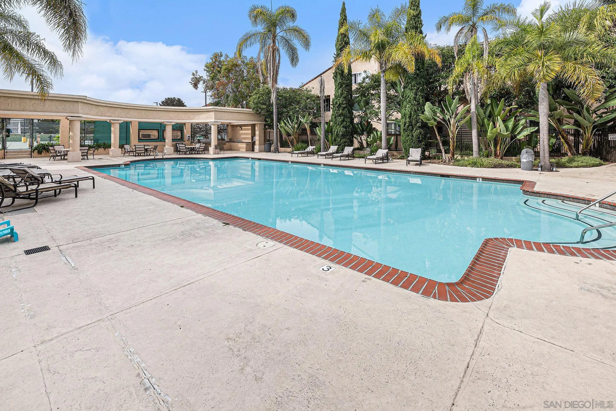 https://cdn.realtyfeed.com/cdn/127/250041331/a26601066adf3abfa5337f61a30d0cf5.webp