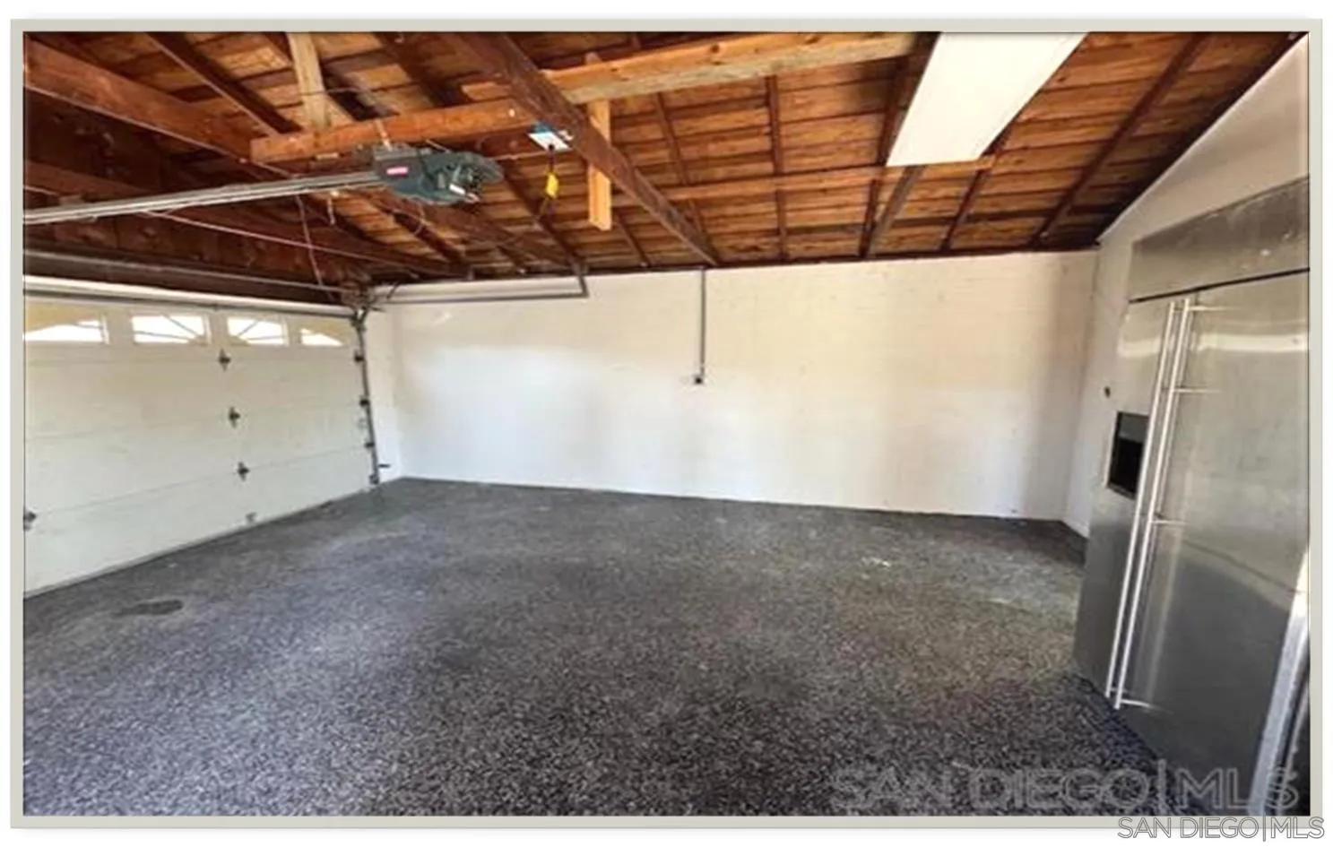 https://cdn.realtyfeed.com/cdn/127/250041333/ebc75cc2955ad3cc62fdd5065d377623.webp