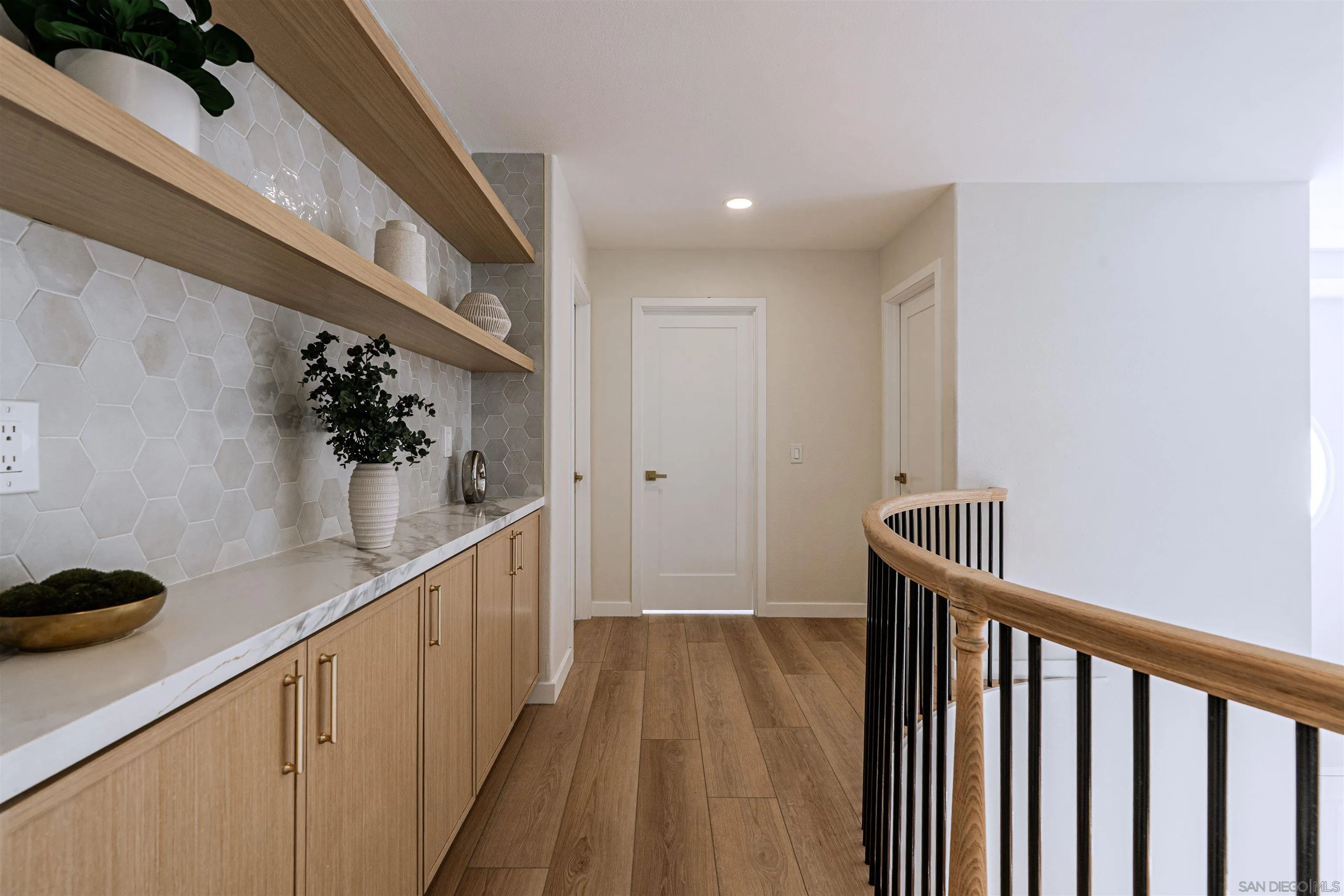 https://cdn.realtyfeed.com/cdn/127/250041336/806f711a571b89e18aa639c8b2690f69.webp