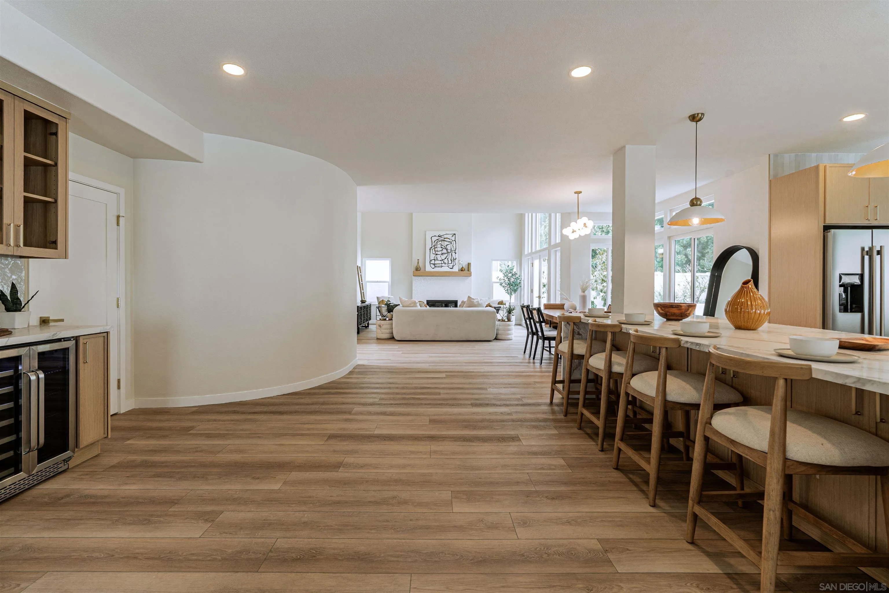 https://cdn.realtyfeed.com/cdn/127/250041336/c5b33ecea81ddd8cfe7f141f5d91cc9e.webp