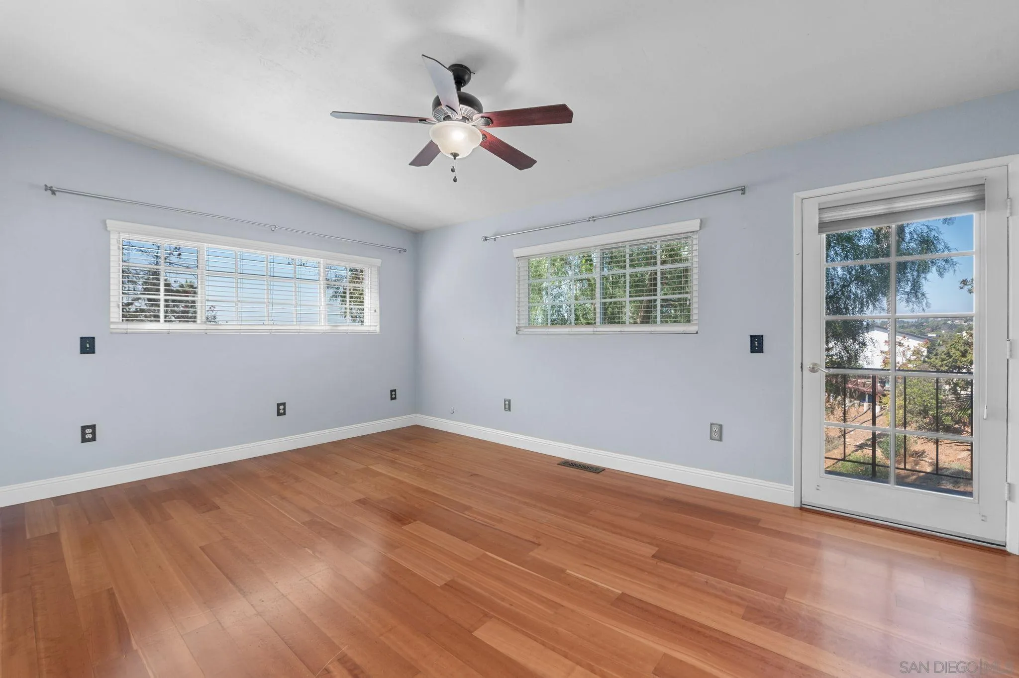 https://cdn.realtyfeed.com/cdn/127/250041337/0c977bc6bd96512006bcb7911ed2851b.webp