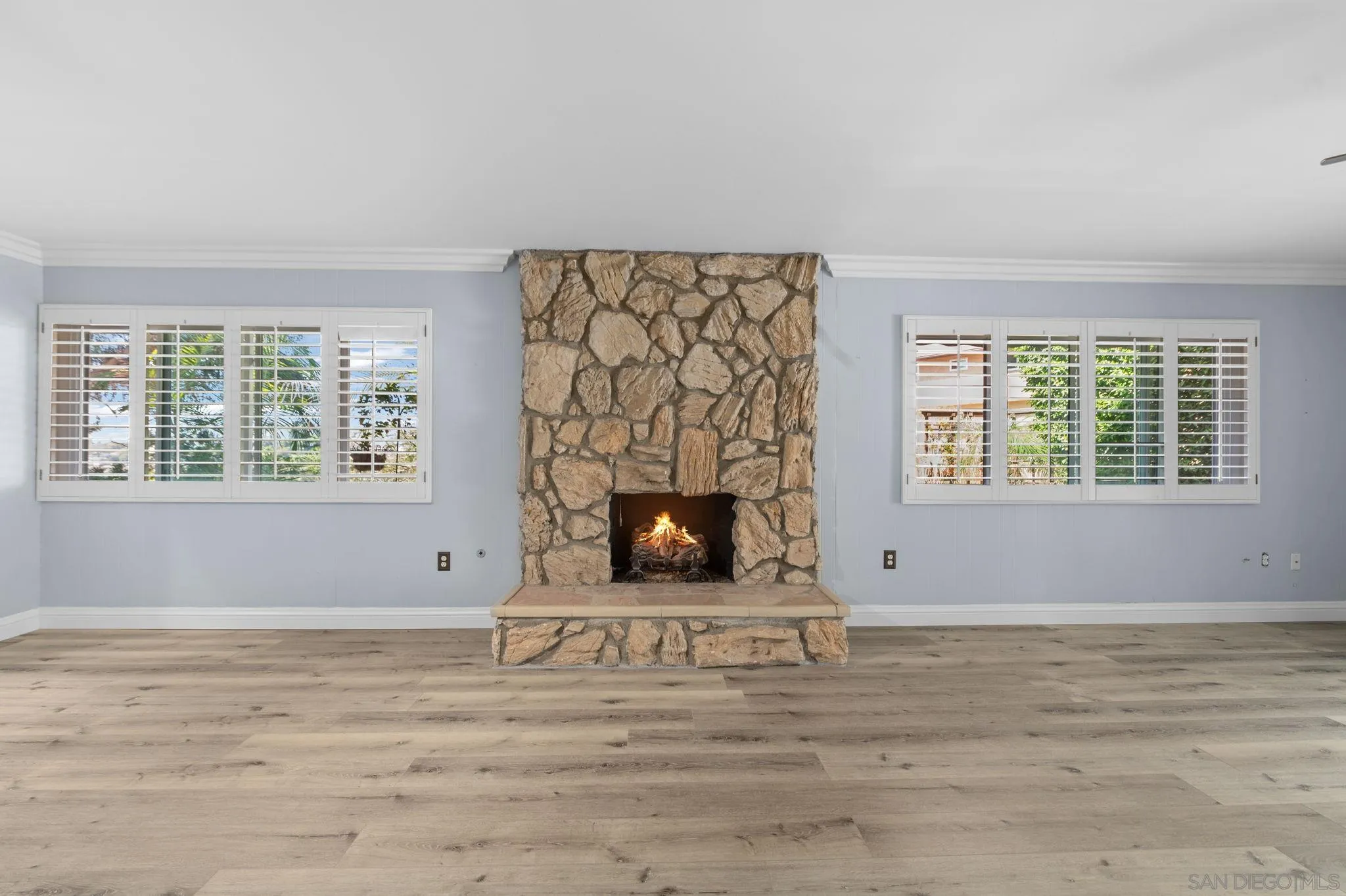 https://cdn.realtyfeed.com/cdn/127/250041337/1d30d0edc9bd733c2f1a982076e9e86e.webp