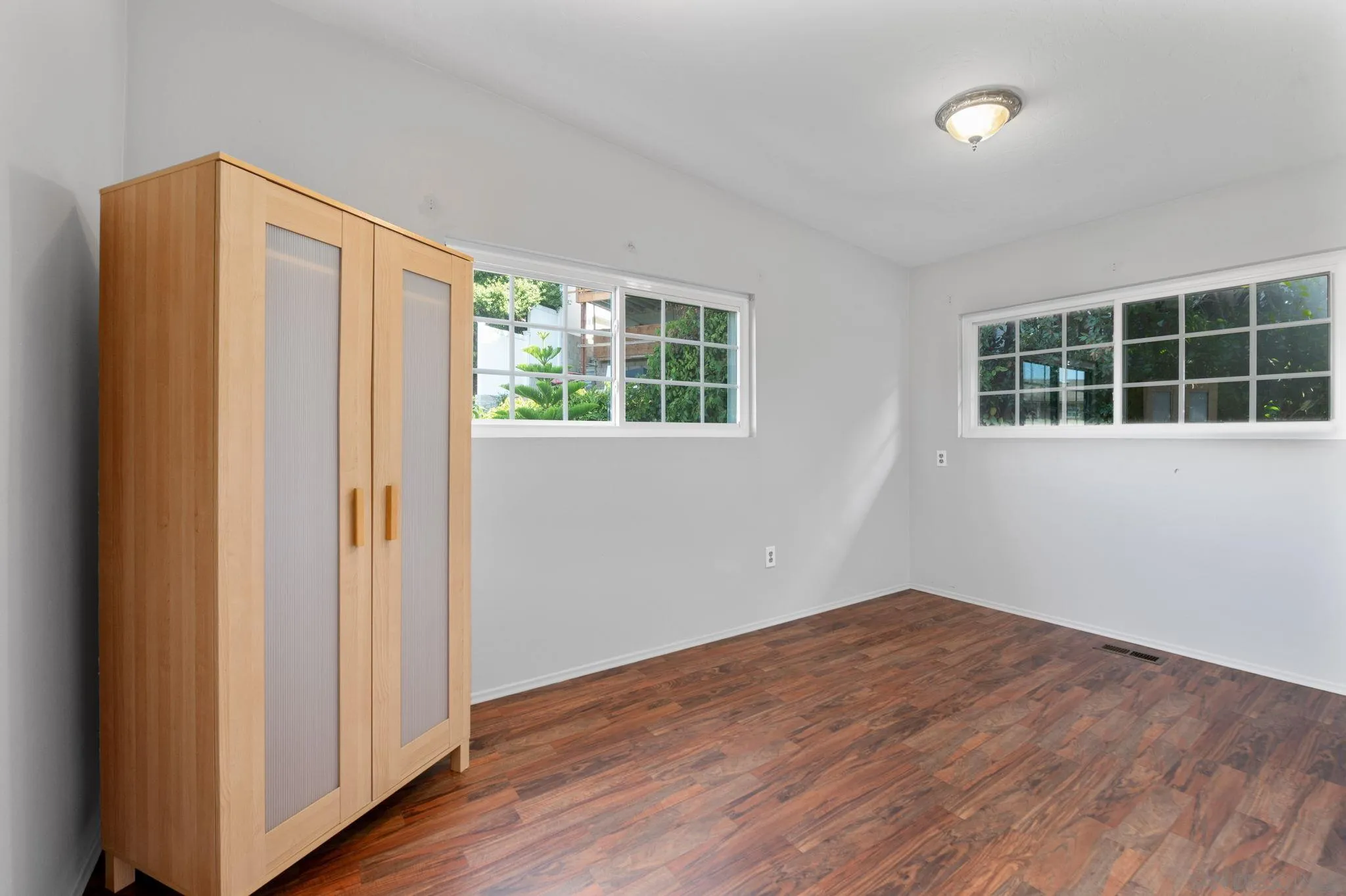 https://cdn.realtyfeed.com/cdn/127/250041337/3cdd19cab3d386f5a18ee700806326a3.webp