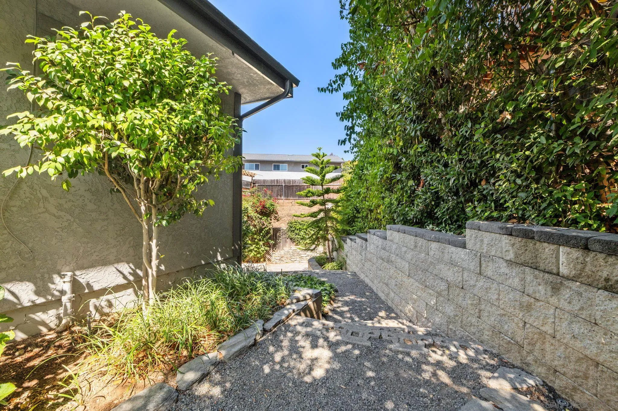 https://cdn.realtyfeed.com/cdn/127/250041337/3fa2a763128ba6de3b660ec7ffcb07f1.webp