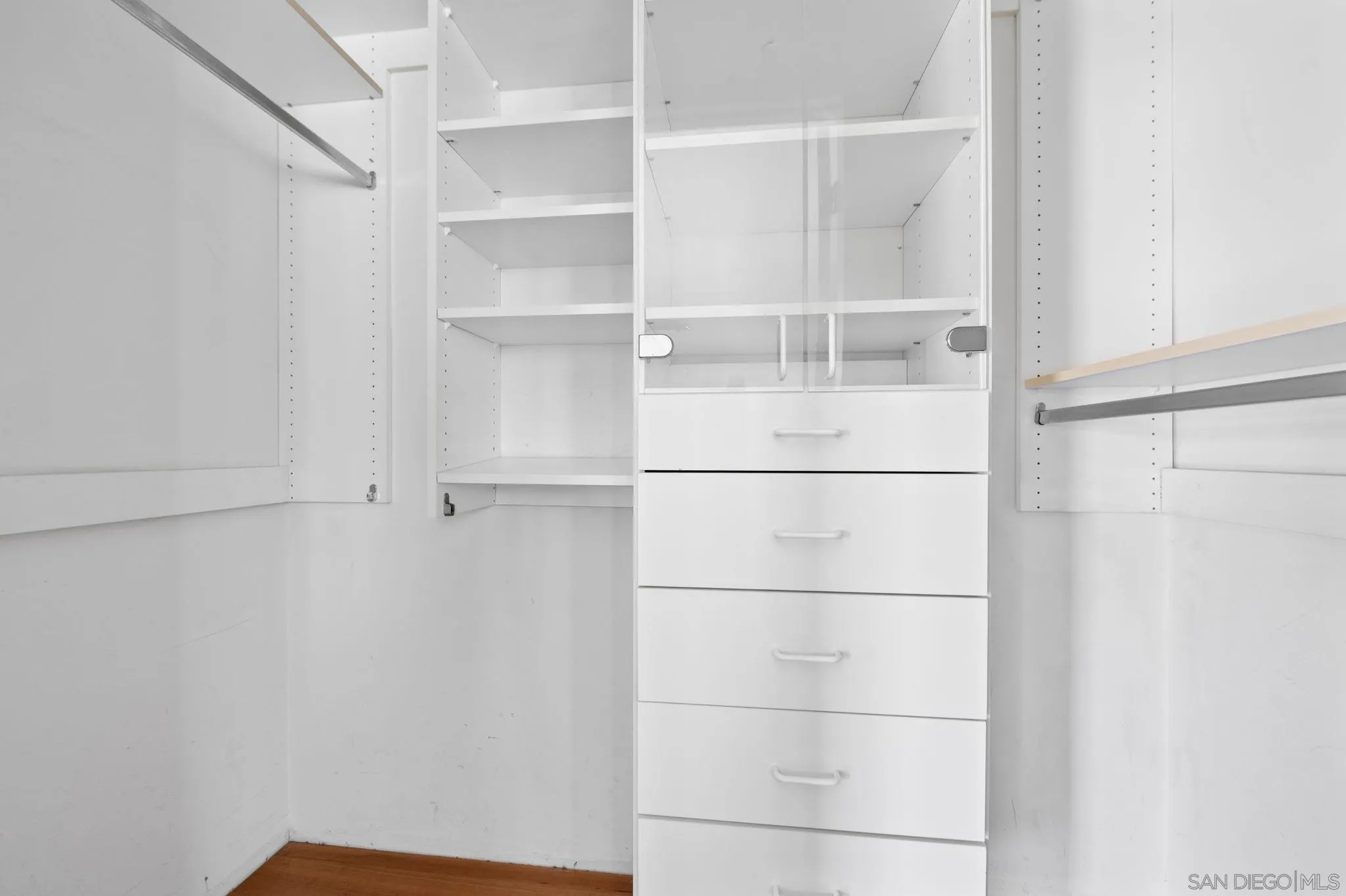https://cdn.realtyfeed.com/cdn/127/250041337/990ec789dc6a0896c12f68f52eb47ddb.webp