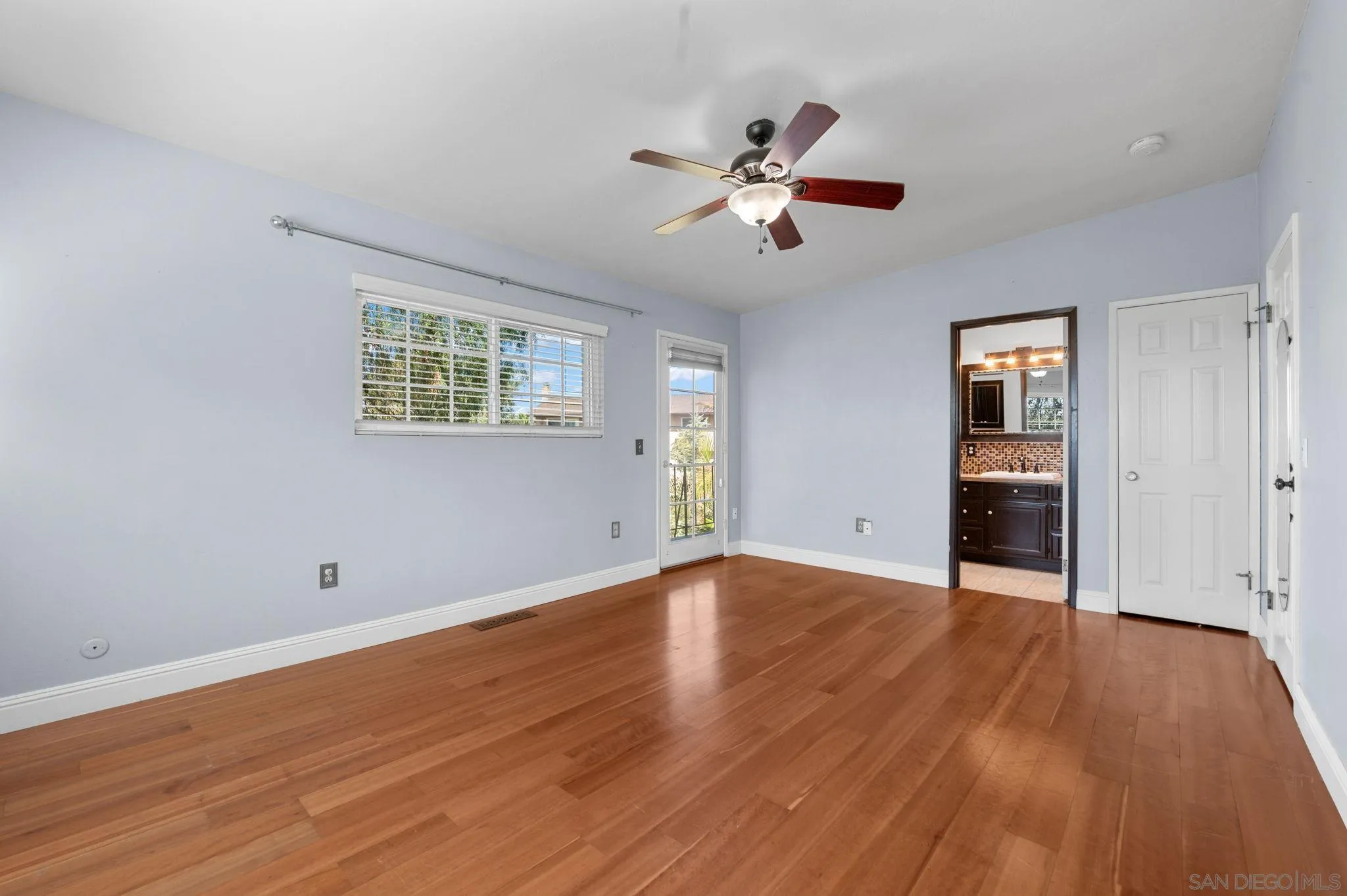 https://cdn.realtyfeed.com/cdn/127/250041337/ece424b5d83044df2fce71f16c614519.webp