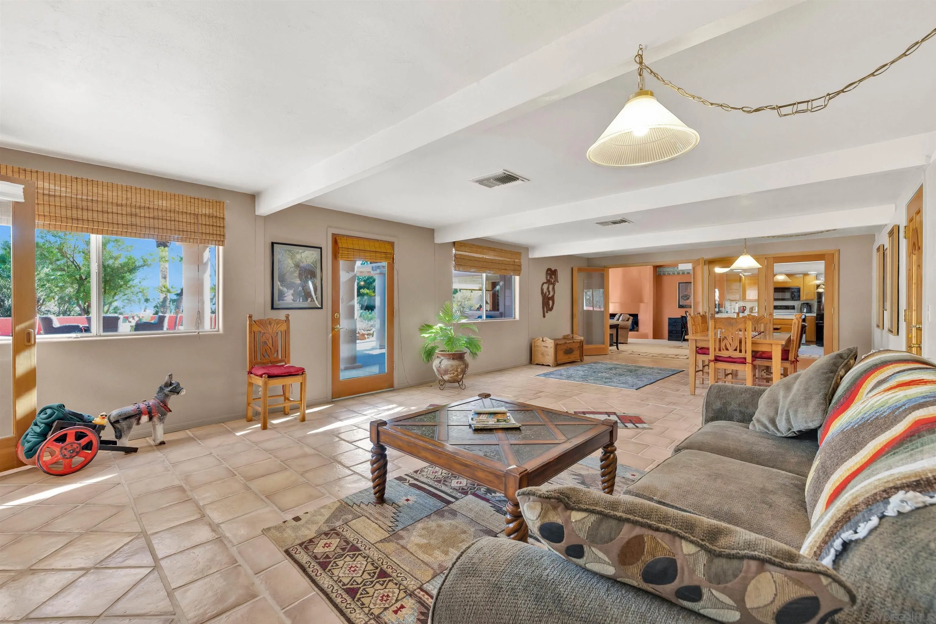https://cdn.realtyfeed.com/cdn/127/250041338/c997ae7c5aeb442659e7f6e80dacc106.webp