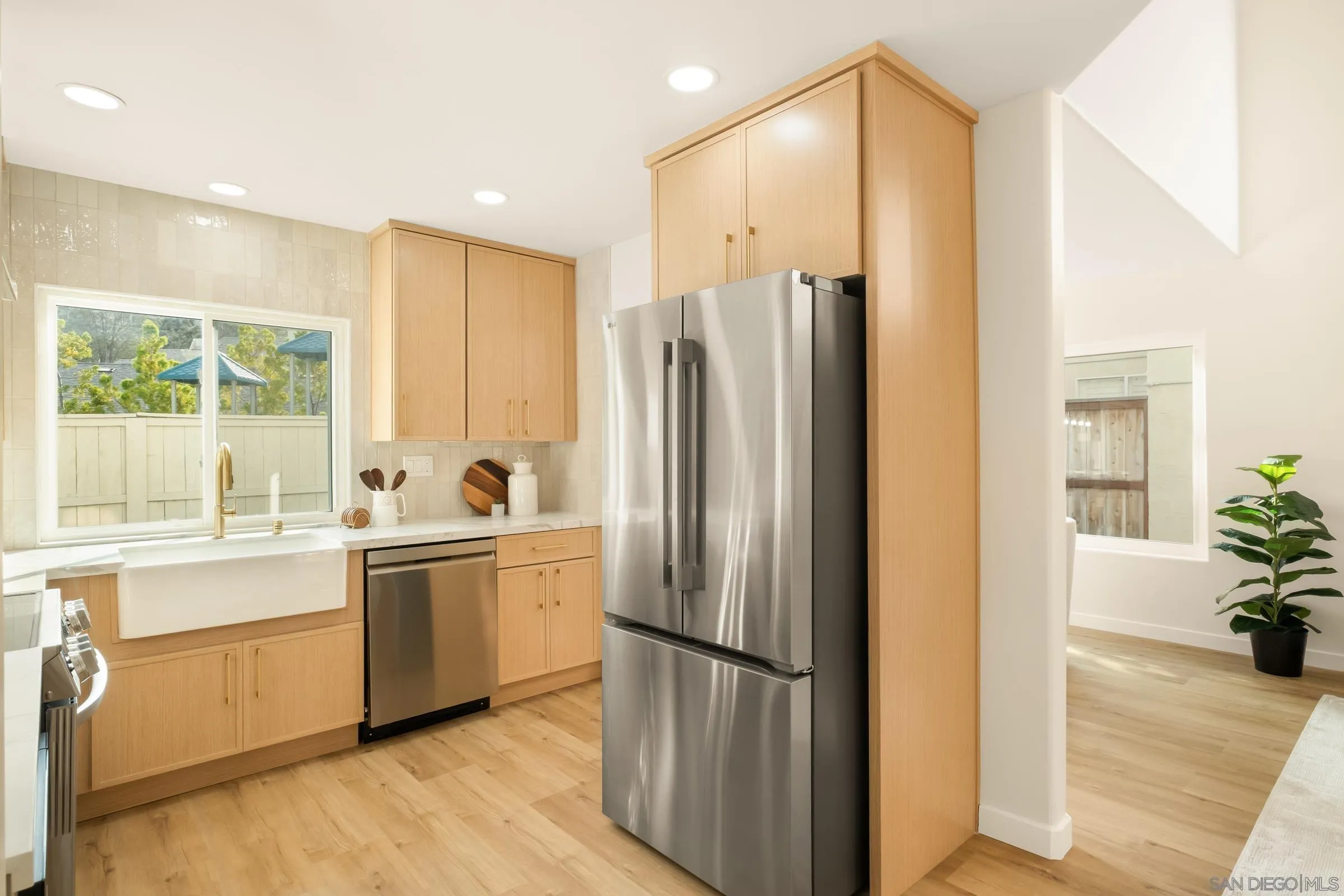 https://cdn.realtyfeed.com/cdn/127/250041340/1a3a69eeb343fce6d1ce74d2a1f128ea.webp