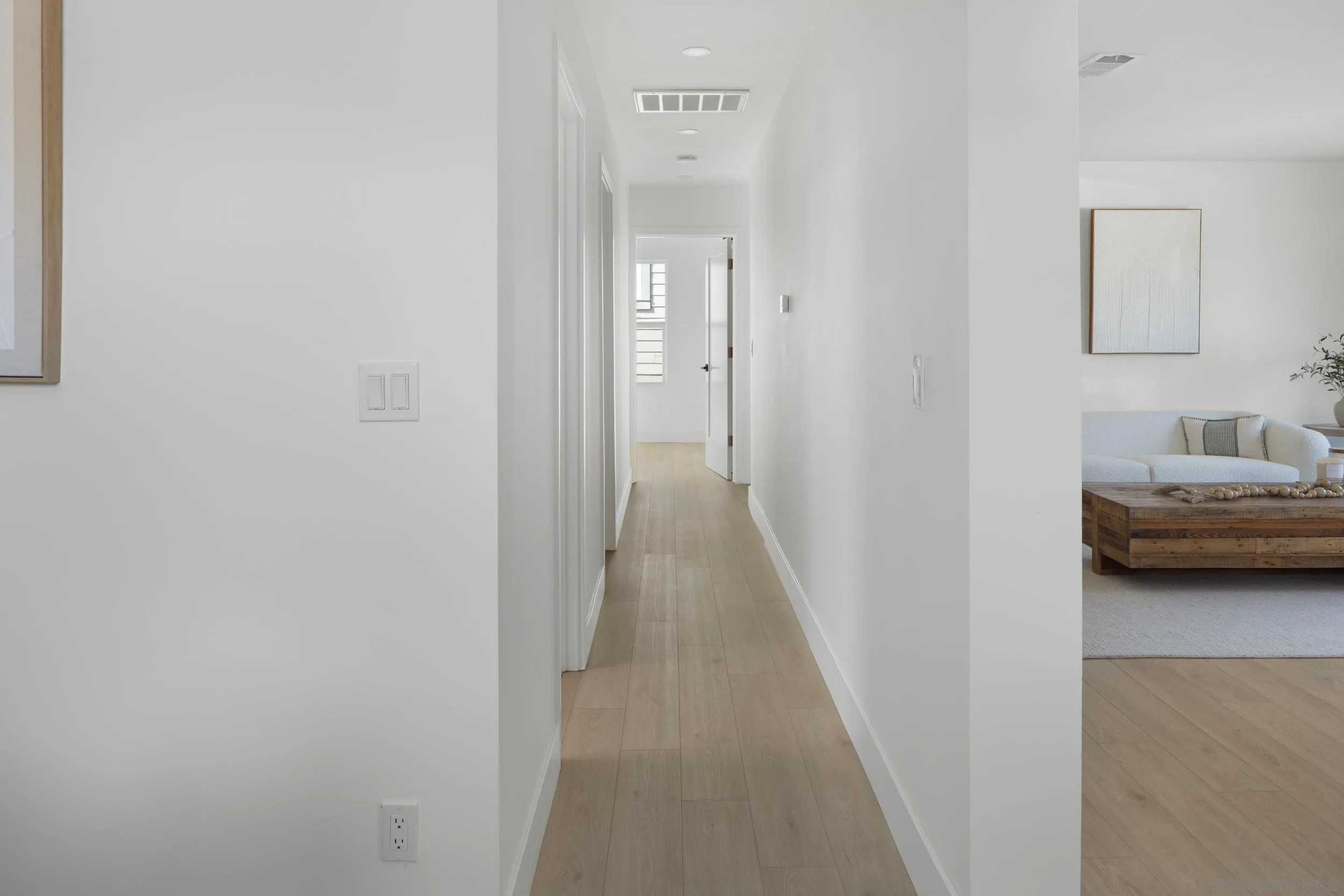 https://cdn.realtyfeed.com/cdn/127/250041341/93ef272ff7484d10c3d8cbb9d00e5ccb.webp