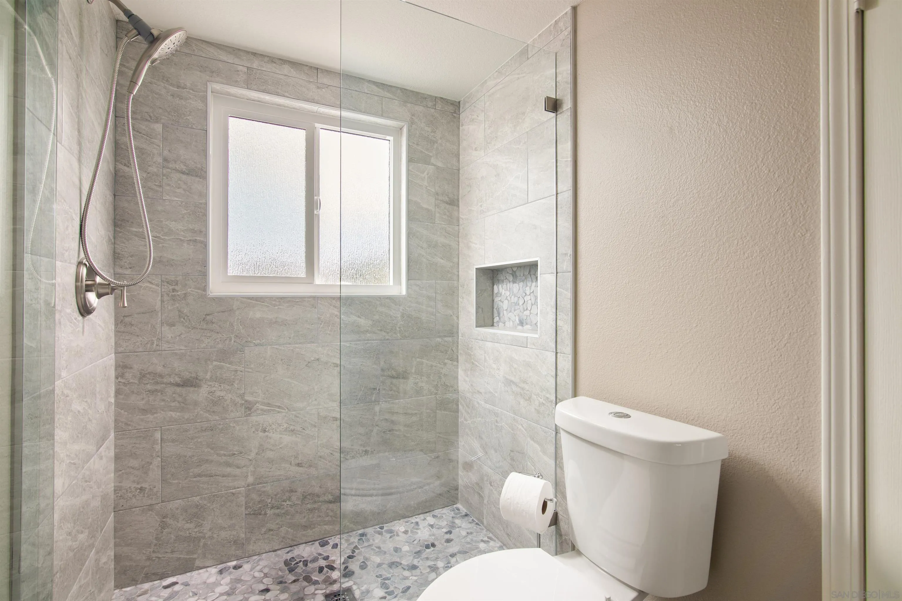 https://cdn.realtyfeed.com/cdn/127/250041343/73a0007cc3855c47e659af5c9f04e6ef.webp