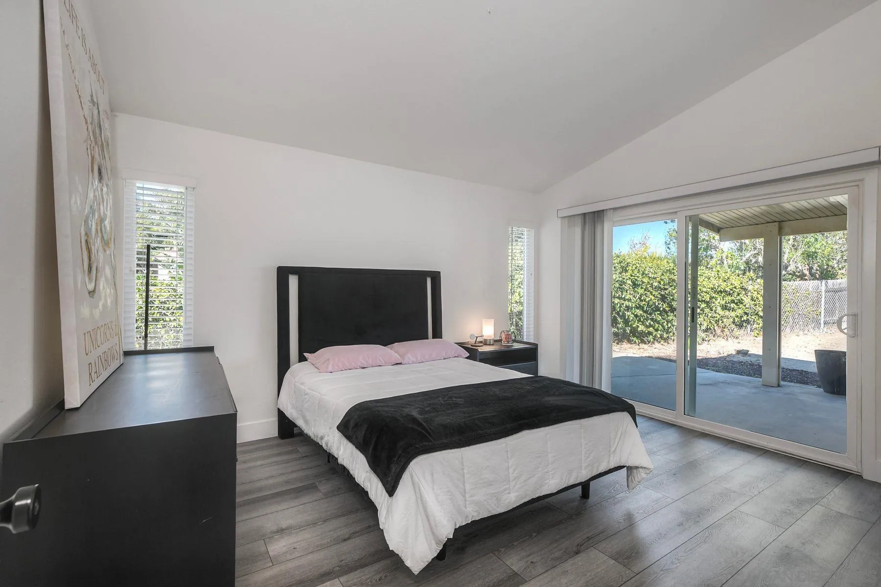 https://cdn.realtyfeed.com/cdn/127/250041345/28ff9e3305bef7be4643a774c29ee2d5.webp