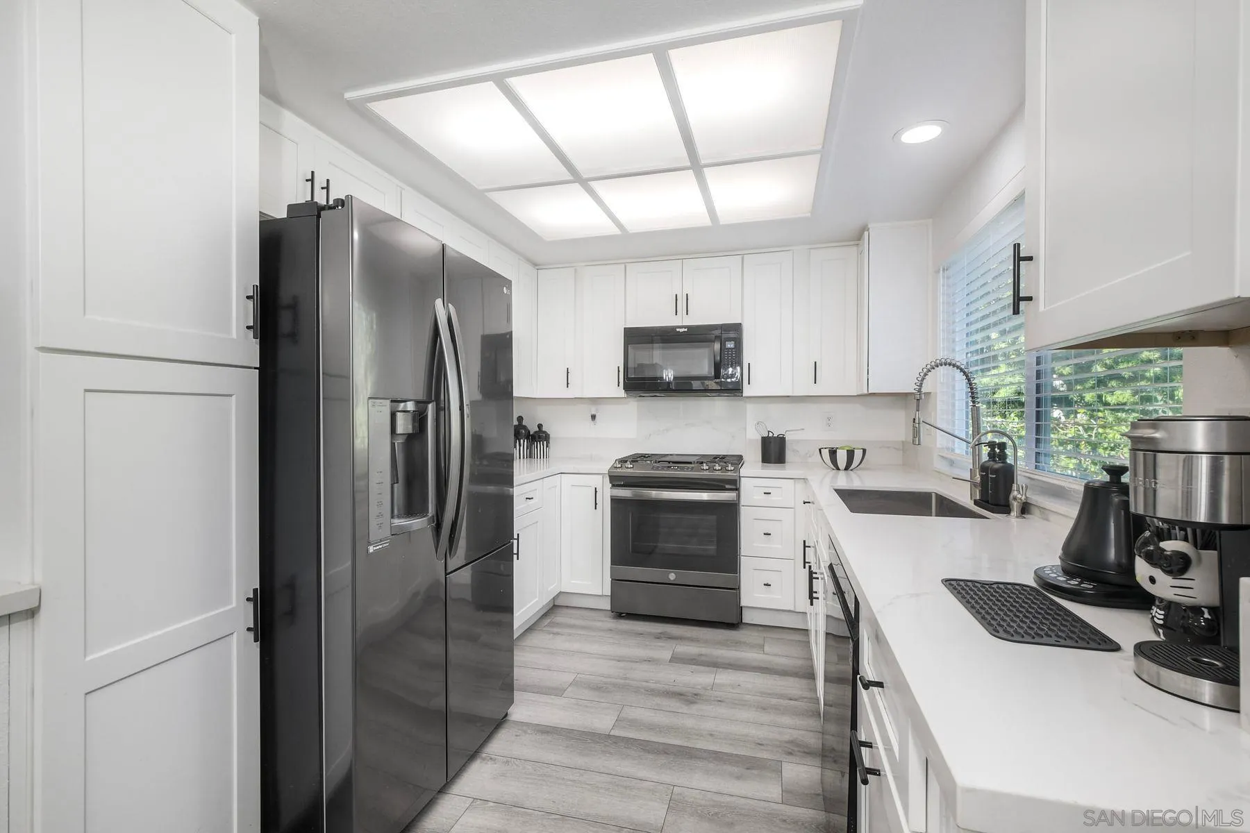 https://cdn.realtyfeed.com/cdn/127/250041345/82b4946bf5df3d78aed0139c8cc2a64b.webp