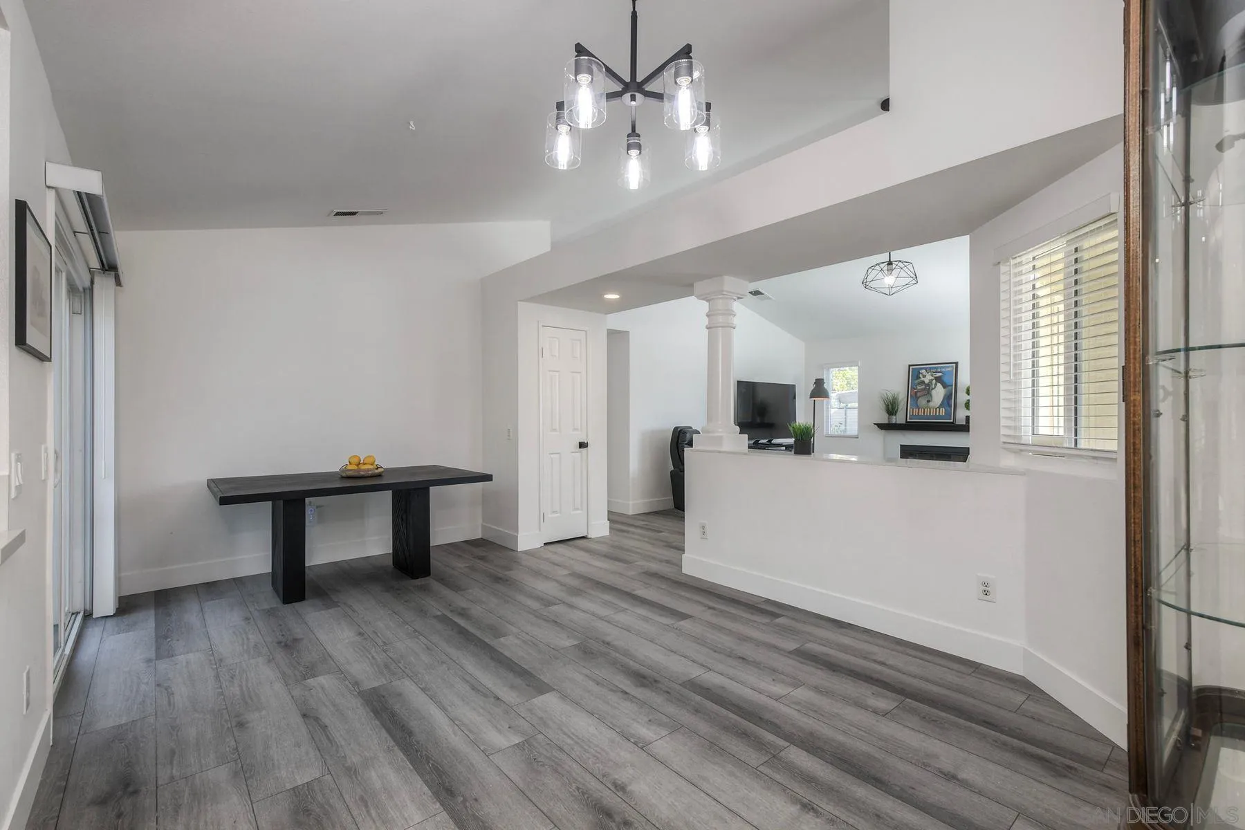 https://cdn.realtyfeed.com/cdn/127/250041345/948c048e0e9f12e250538e8023db68aa.webp