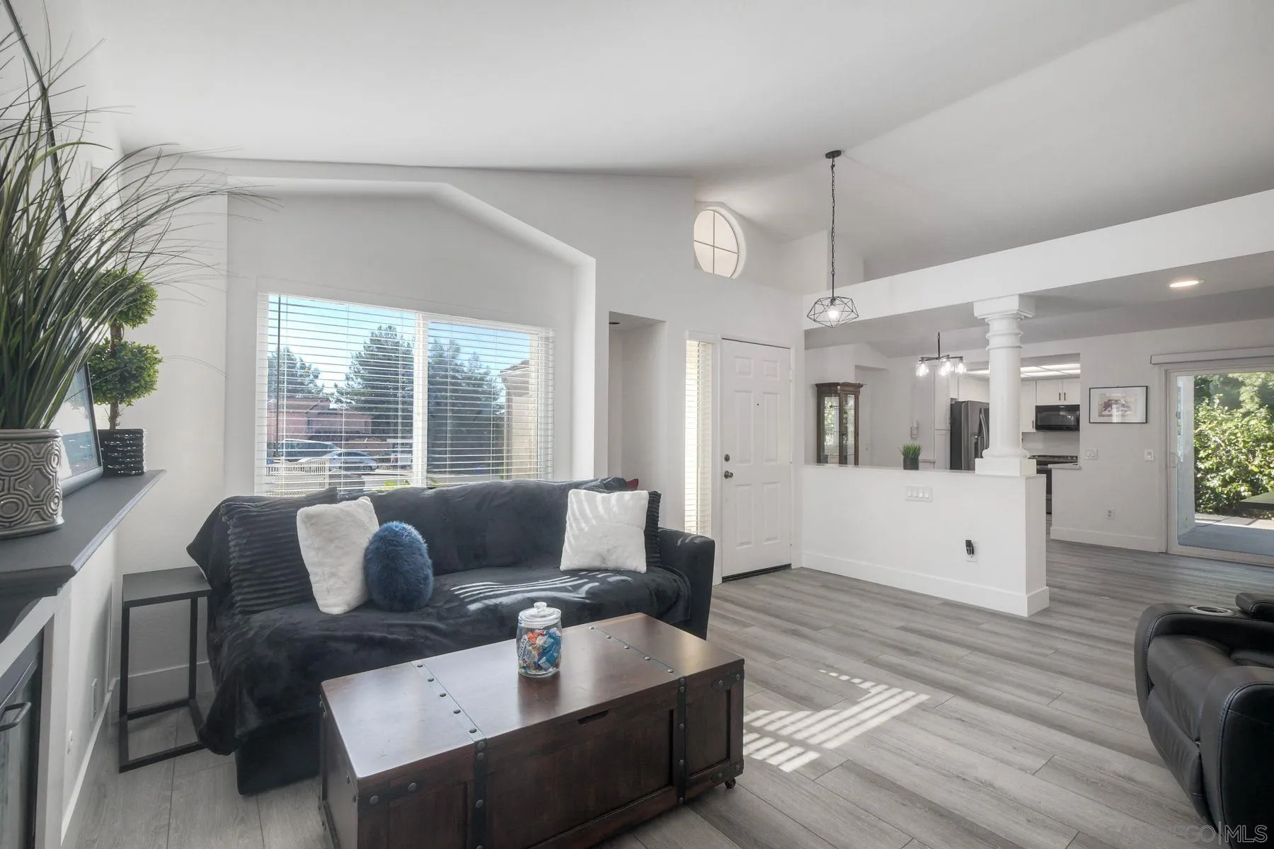https://cdn.realtyfeed.com/cdn/127/250041345/b97788558f3653de53da8fd075af931c.webp