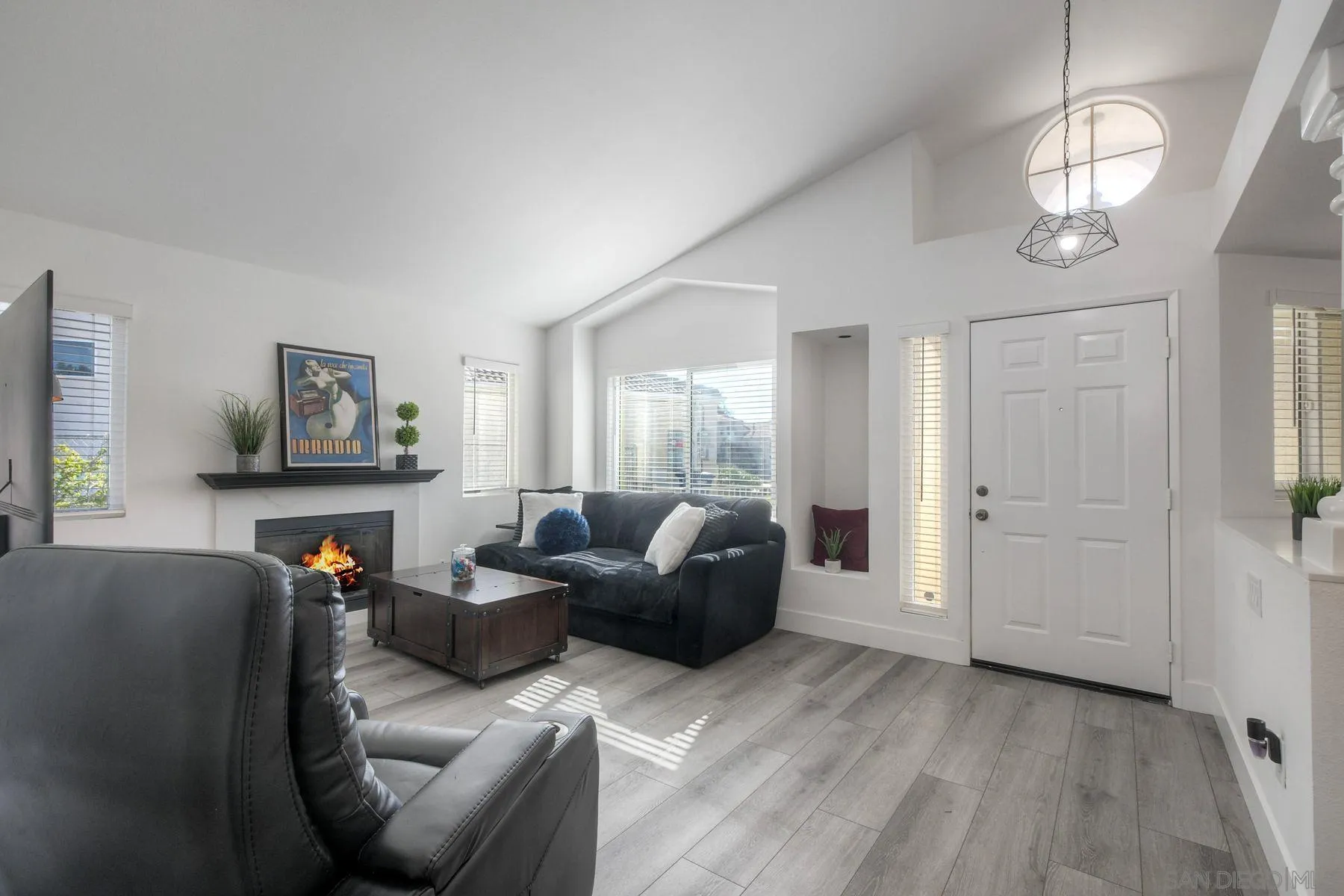 https://cdn.realtyfeed.com/cdn/127/250041345/ff9147849a0491f27a5aa496dbd8b59b.webp