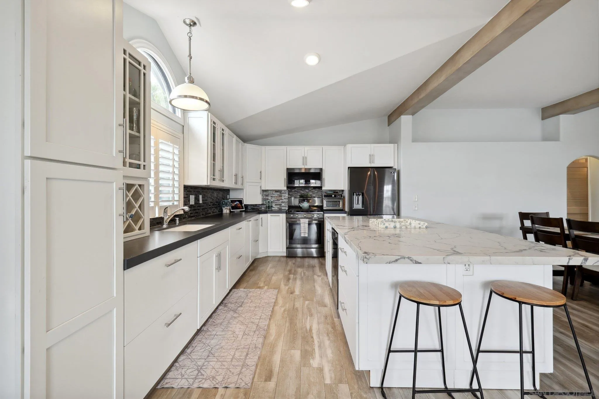 https://cdn.realtyfeed.com/cdn/127/250041350/16bcc1a0c621f81ae864dc39f4f1a118.webp
