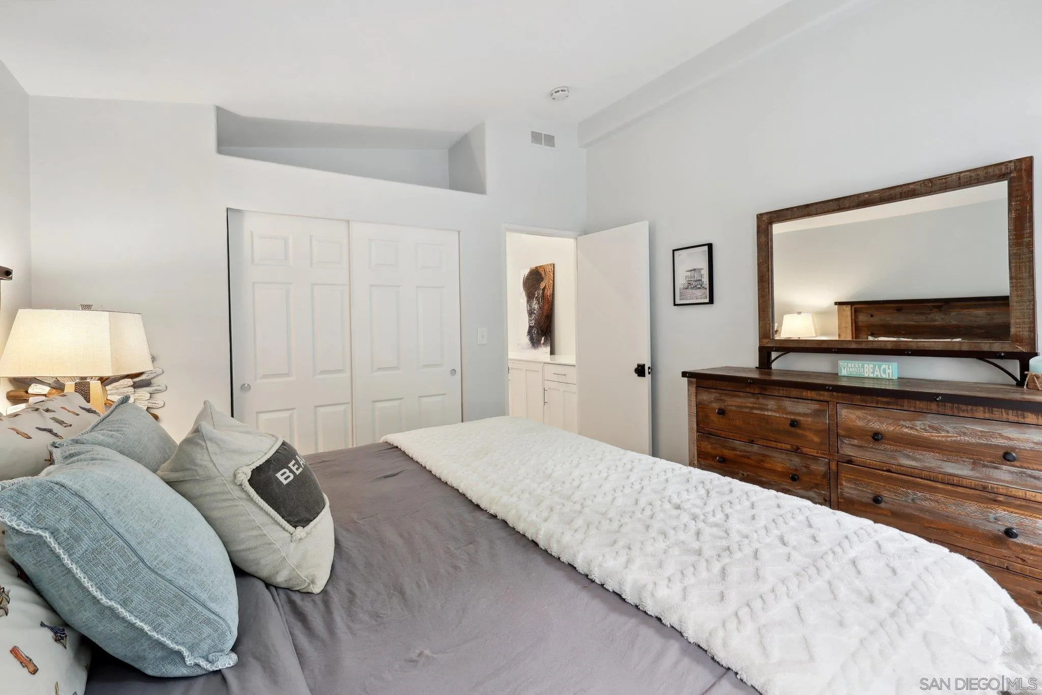 https://cdn.realtyfeed.com/cdn/127/250041350/2cb4e06441c878fe30dbc98af5d27de9.webp