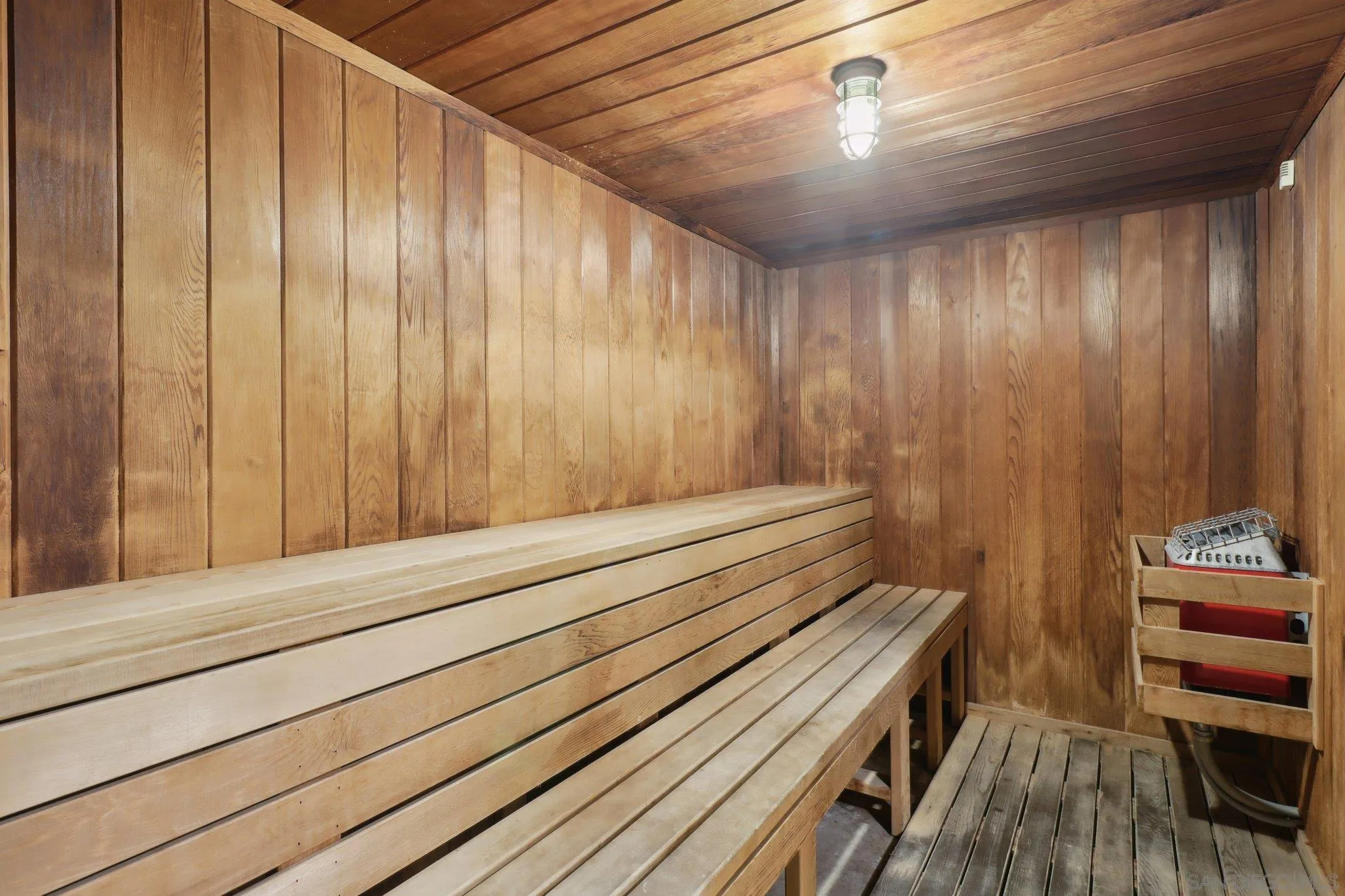 https://cdn.realtyfeed.com/cdn/127/250041350/8f5e9f7bcb844bc8c3786702f43b1f04.webp