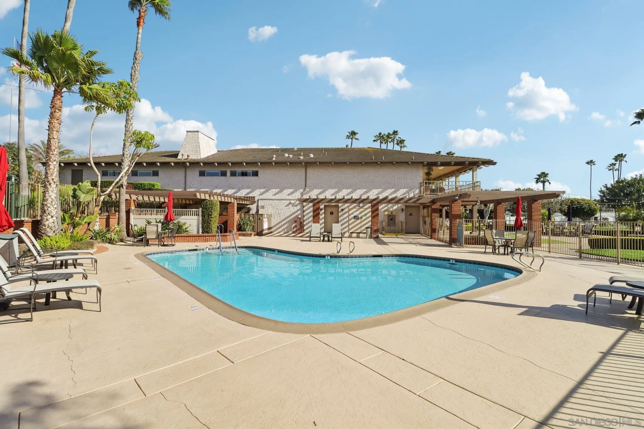 https://cdn.realtyfeed.com/cdn/127/250041350/d525dbb0b3bd32ba0c456ff72539c72e.webp