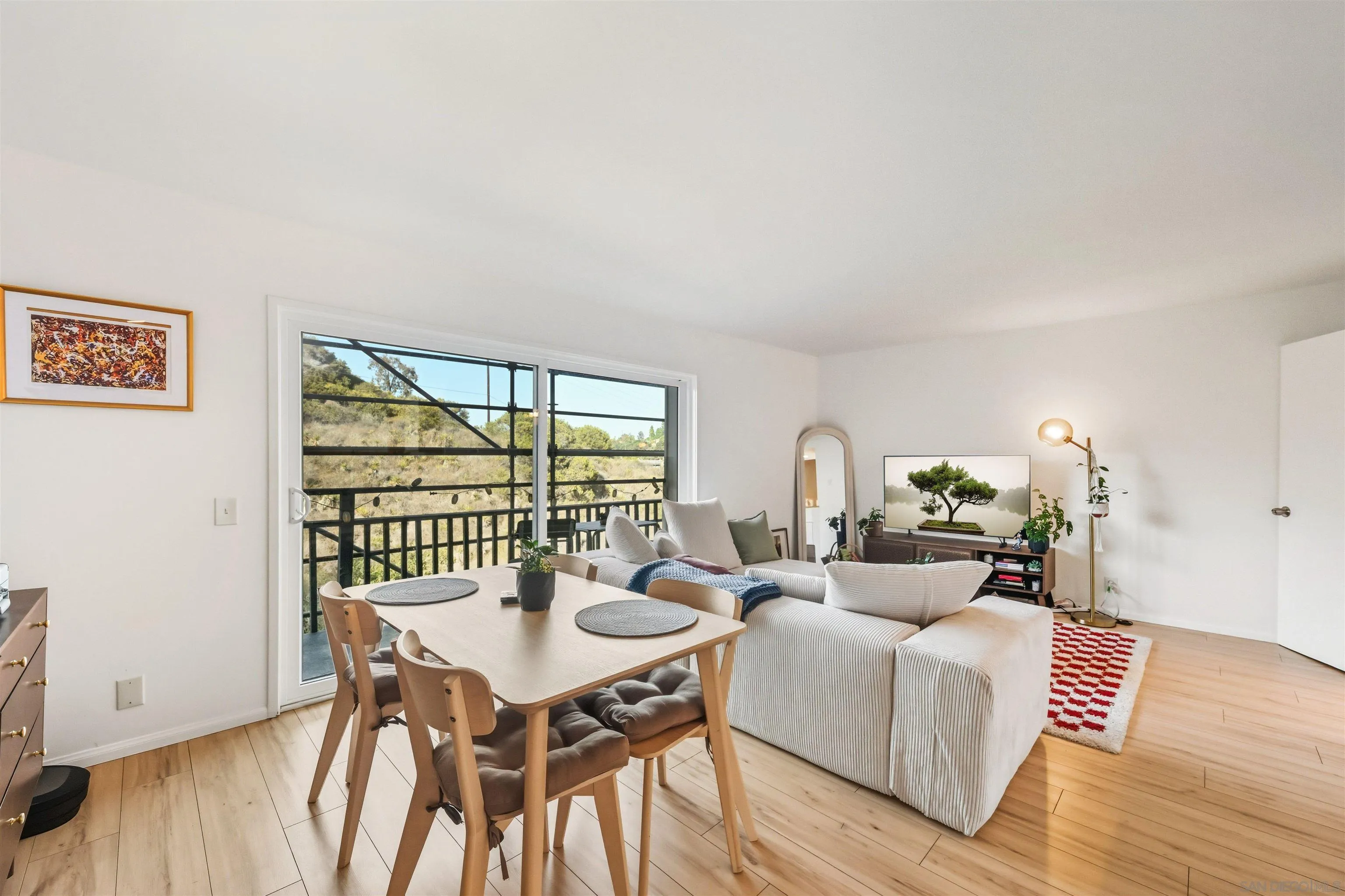 https://cdn.realtyfeed.com/cdn/127/250041352/60e673573535e757a952805ad5273f86.webp