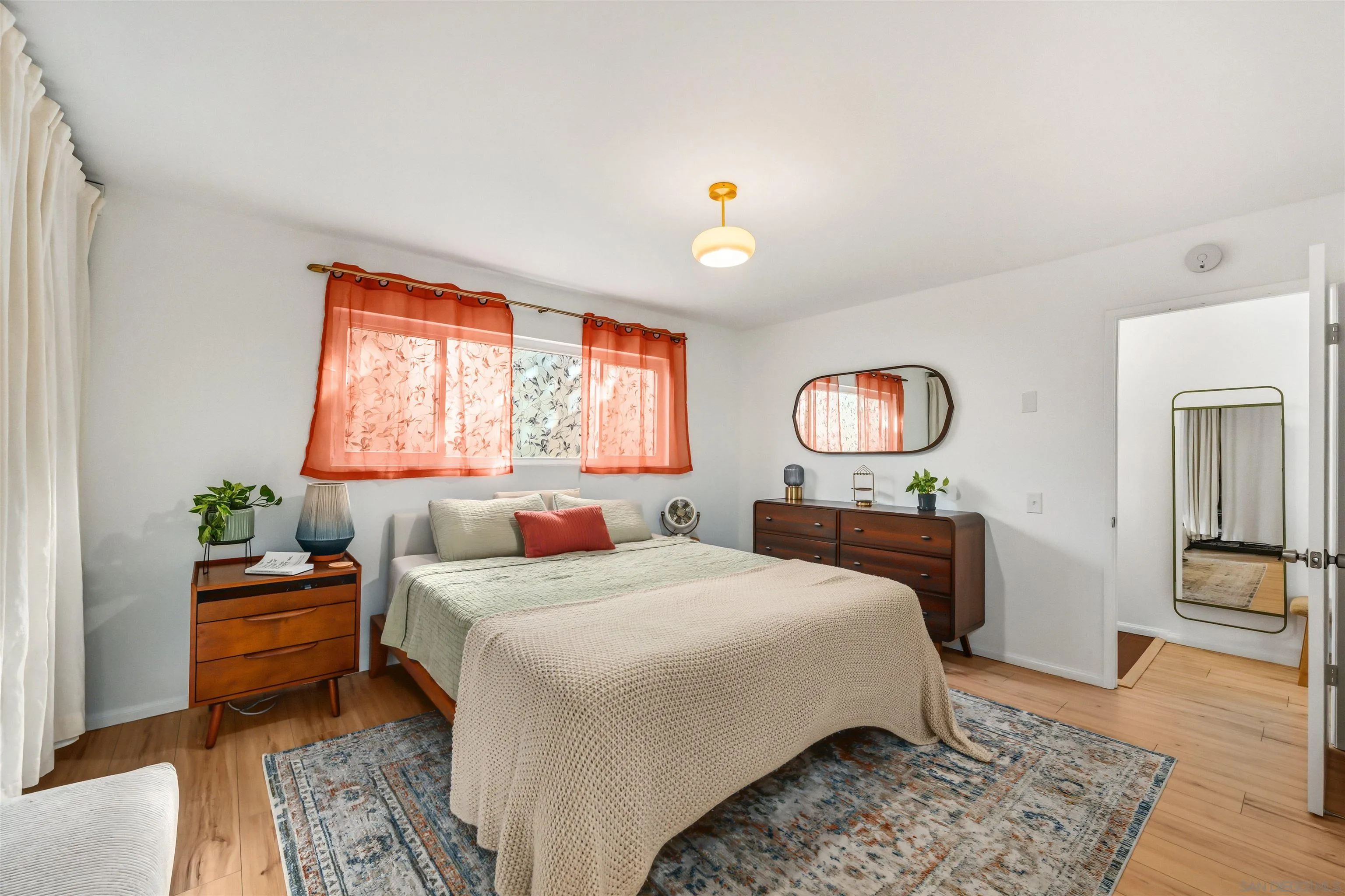 https://cdn.realtyfeed.com/cdn/127/250041352/f9c19b97184890602567dc455cbfdbb3.webp