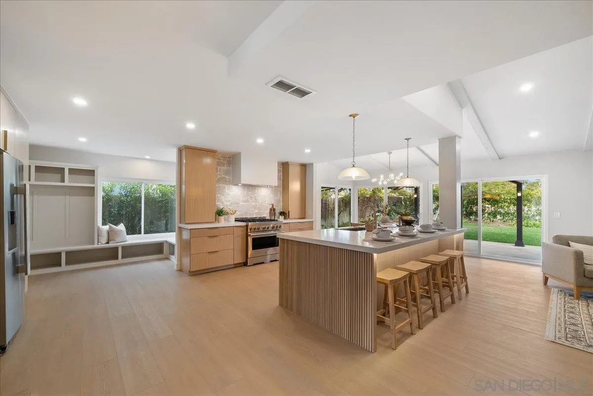 https://cdn.realtyfeed.com/cdn/127/250041353/07fa673d2cb587d0c0649bf6663a43f4.webp