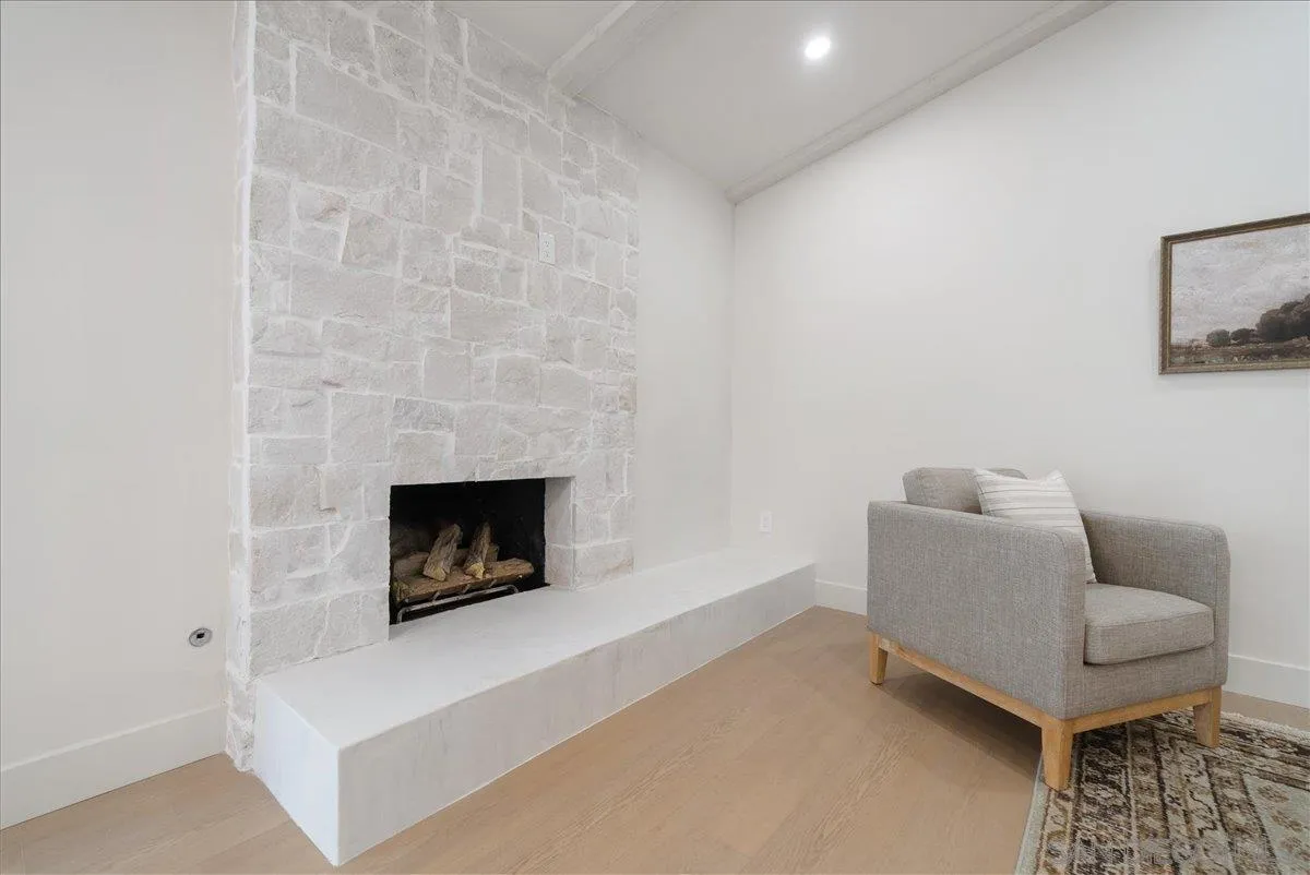 https://cdn.realtyfeed.com/cdn/127/250041353/c00d2c753655289806f453b044d59d0e.webp