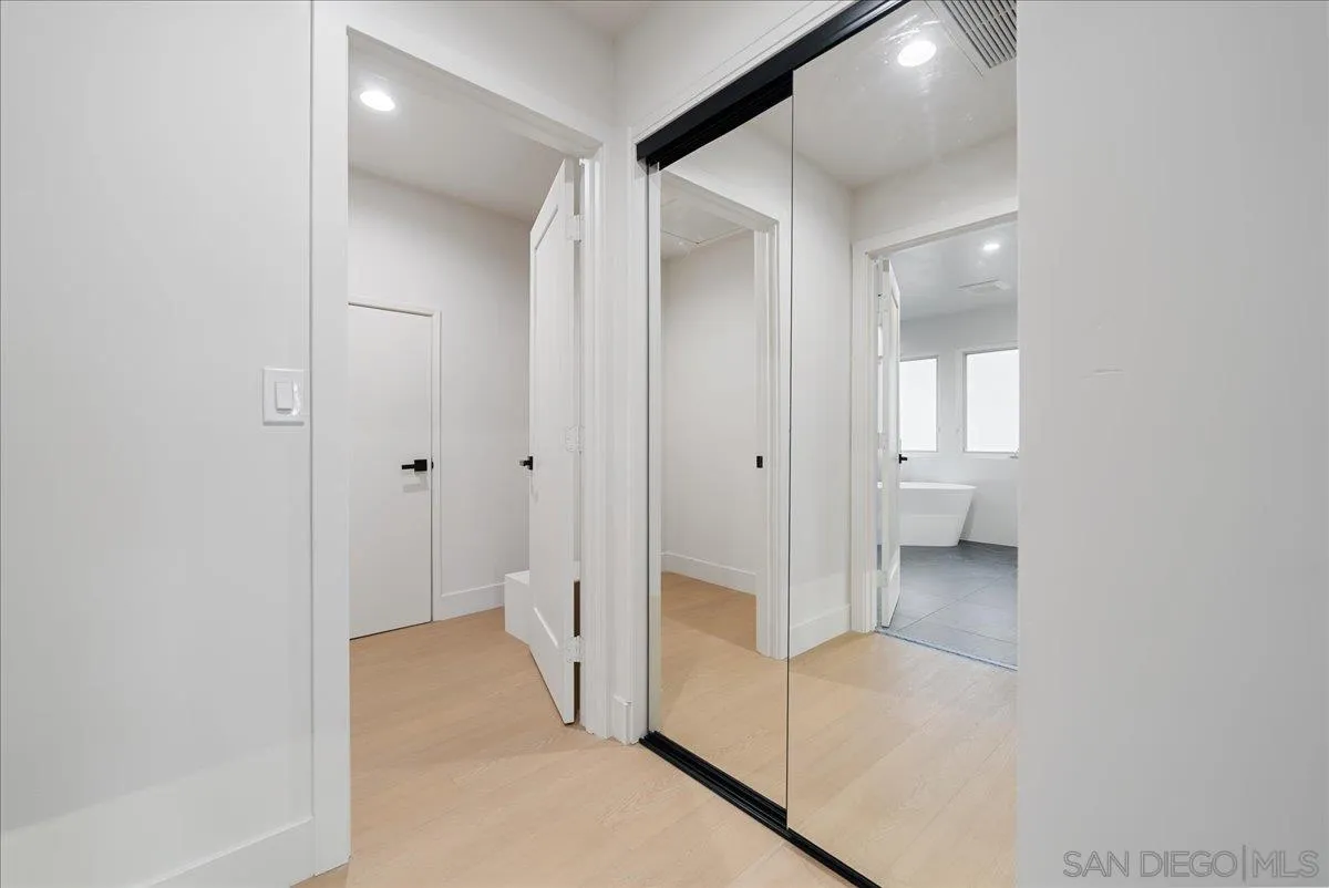 https://cdn.realtyfeed.com/cdn/127/250041353/cb5655f69ddb5424994ee6a01cba7db1.webp