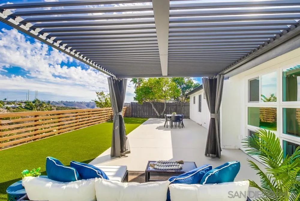 https://cdn.realtyfeed.com/cdn/127/250041355/88f76d5fdd7d7f709753f49185904bc3.webp