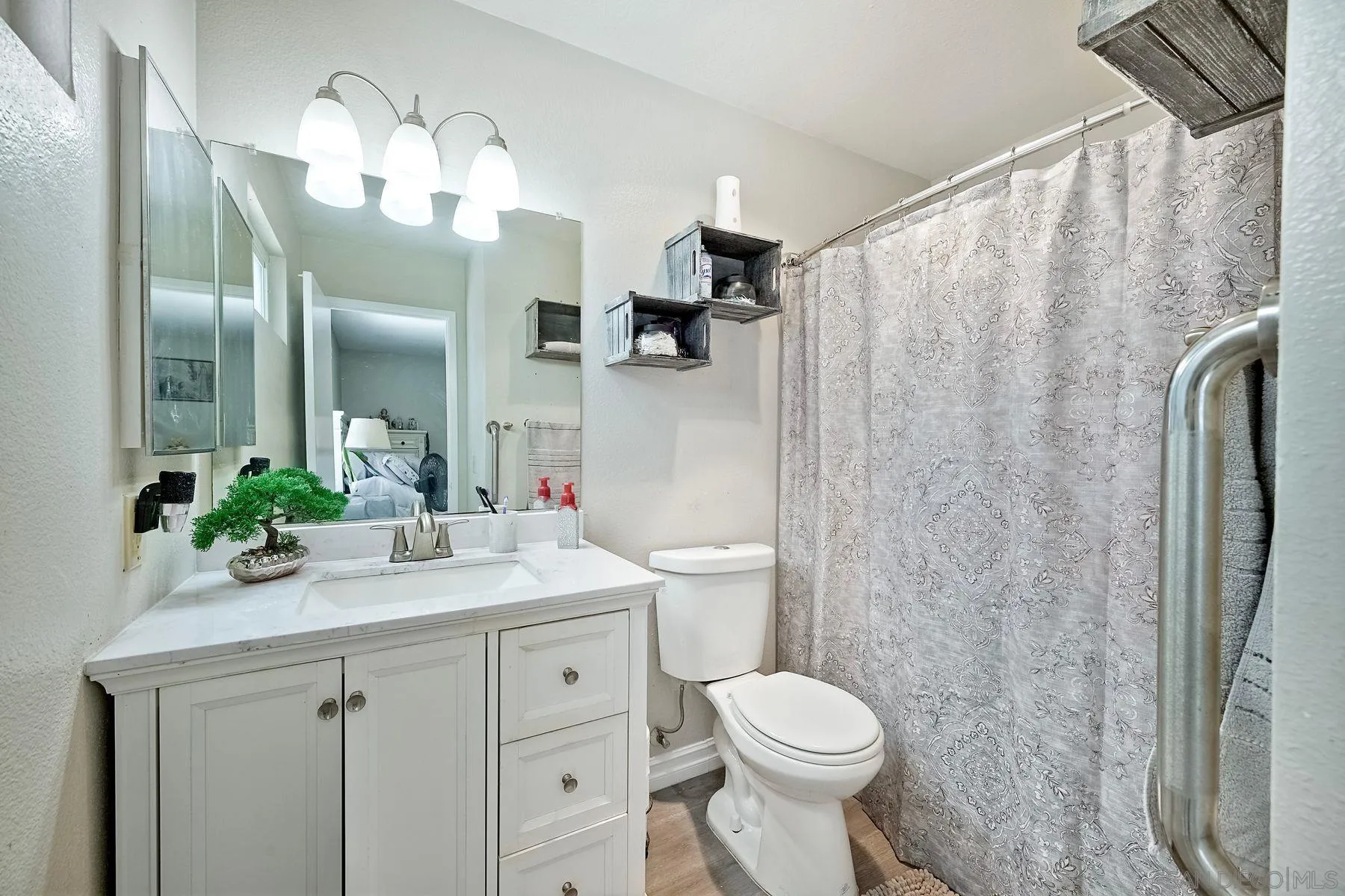 https://cdn.realtyfeed.com/cdn/127/250041358/035eb8fadf06cb770d2124e0b6771a14.webp