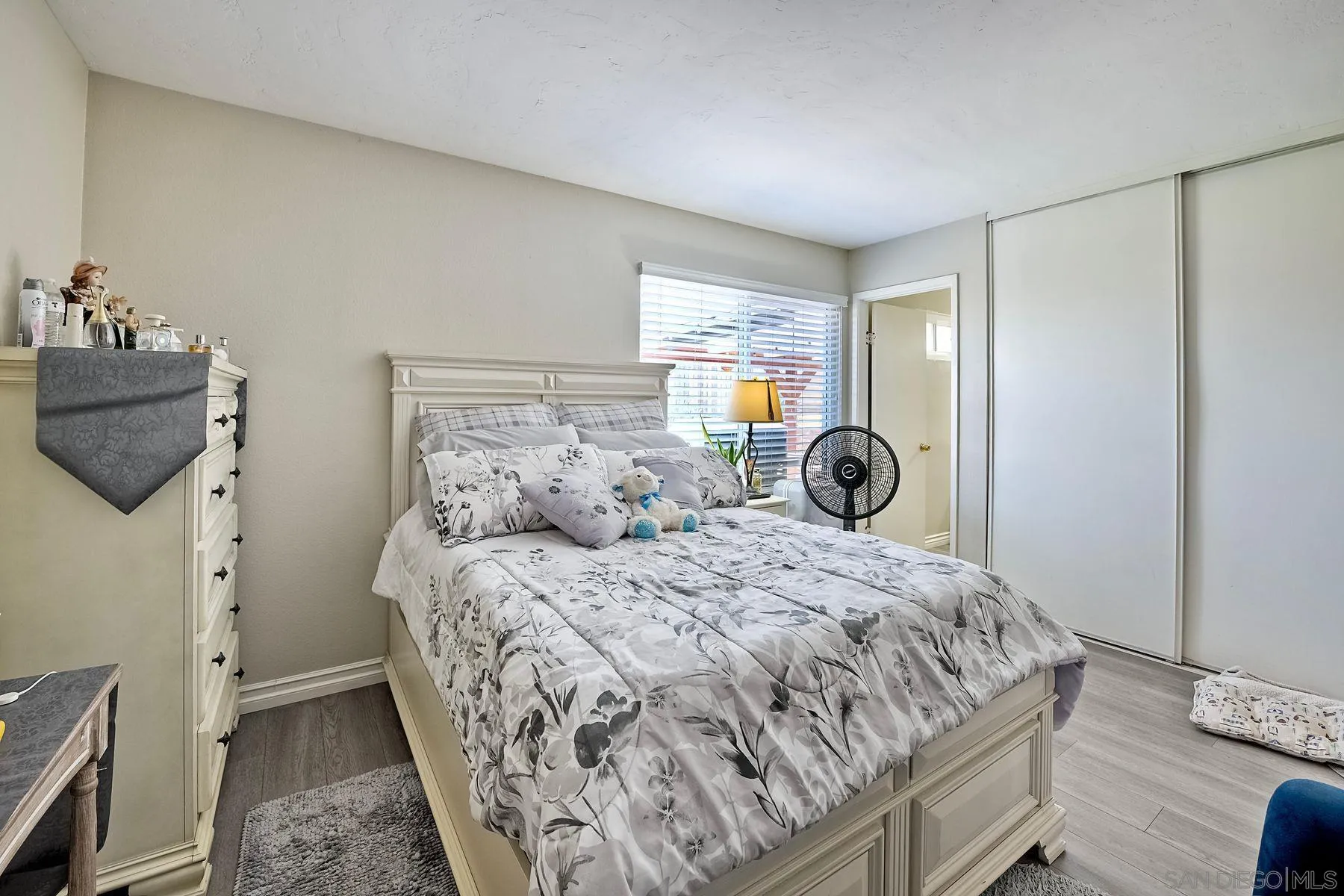 https://cdn.realtyfeed.com/cdn/127/250041358/18c05e04021b023c8d17d1b0460ddde6.webp
