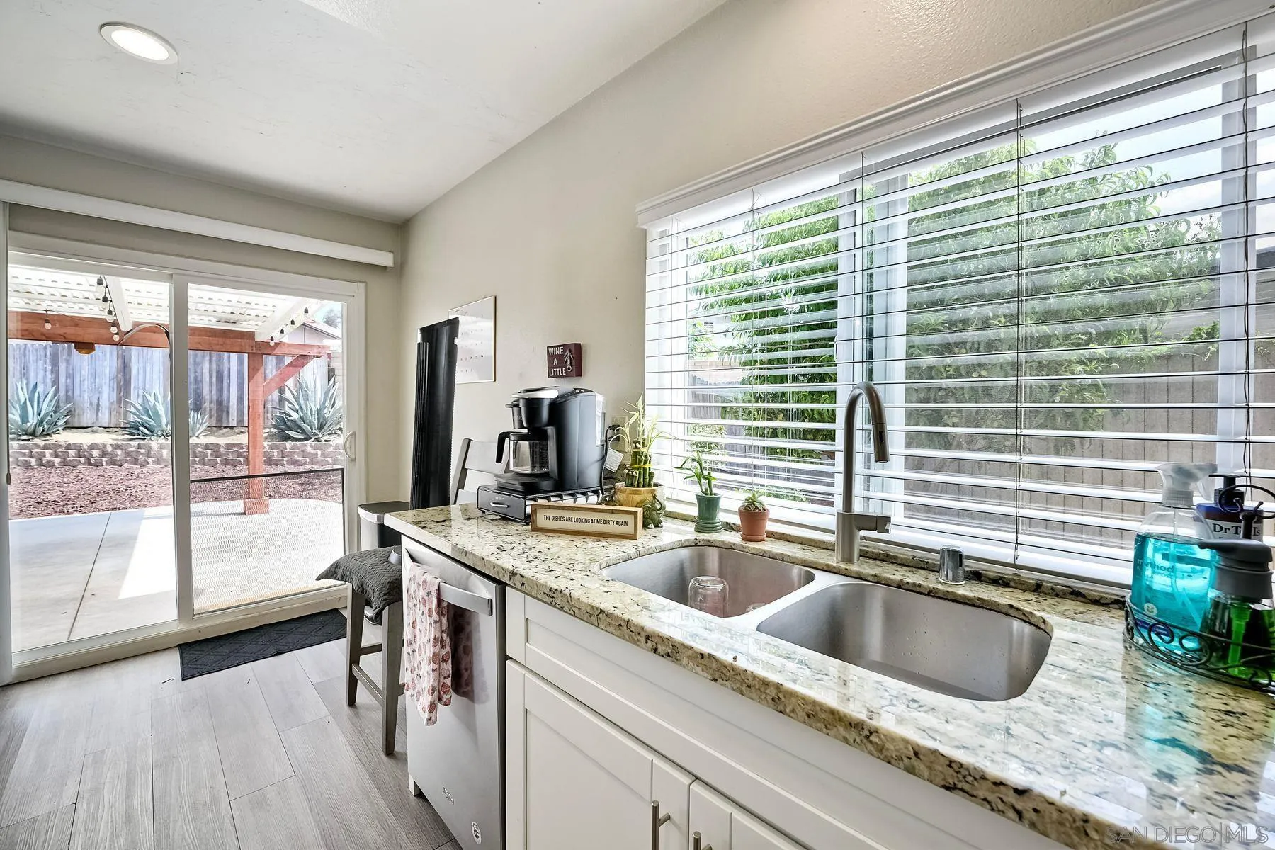 https://cdn.realtyfeed.com/cdn/127/250041358/df77150097ff7bfc303c19e6b97ea4e5.webp