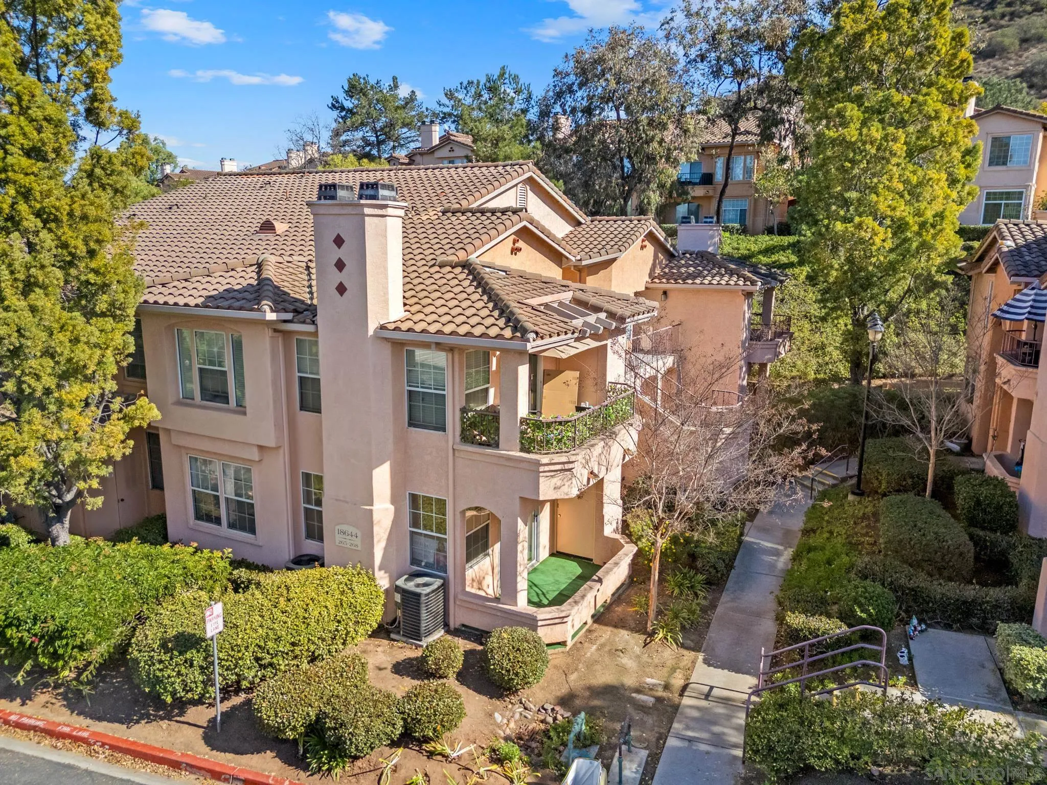 https://cdn.realtyfeed.com/cdn/127/250041363/4f5a3a7cb92a8fc45adc66411e3d5632.webp